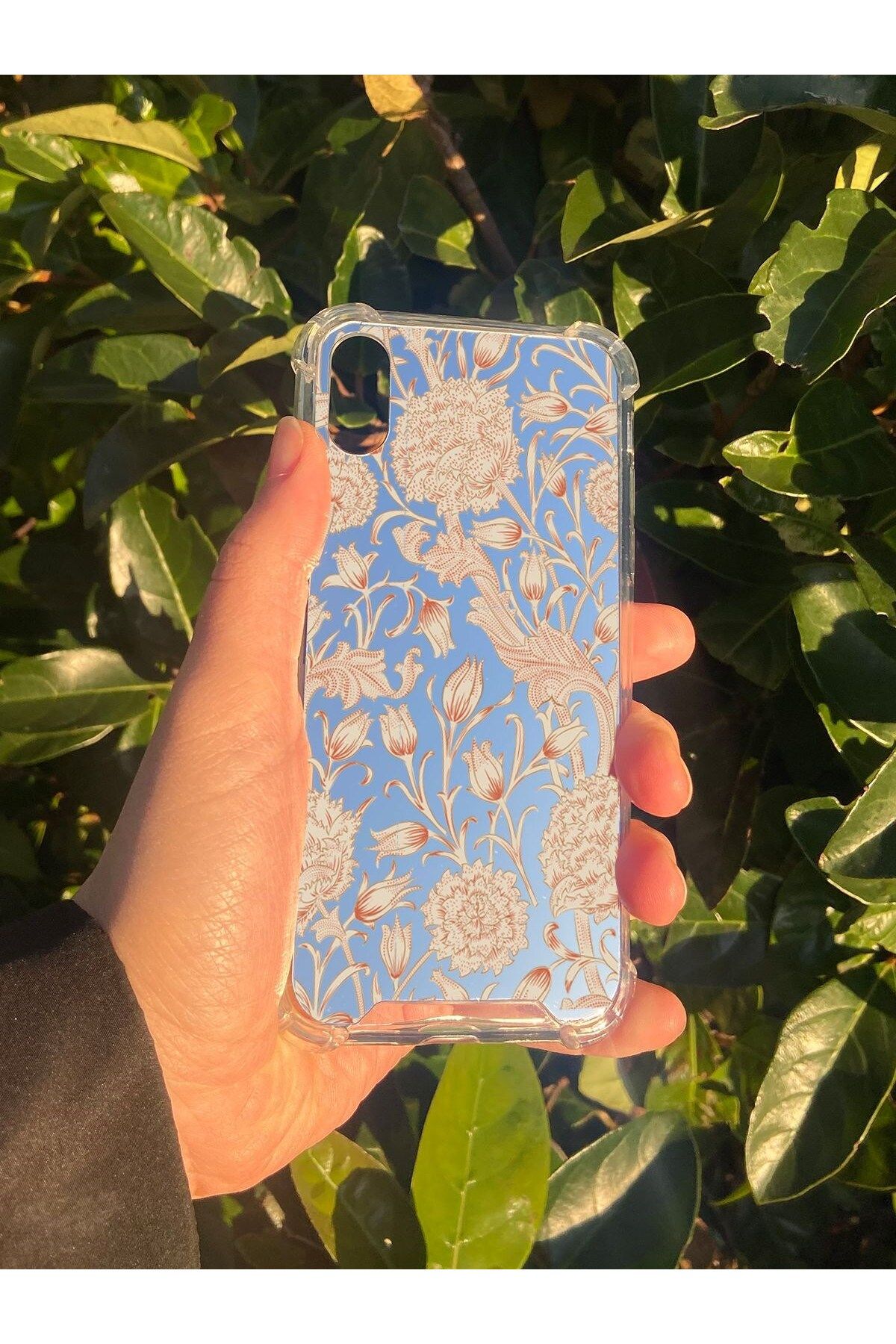 blueb İphone XS Uyumlu Aynalı Lale Desenli Darbe Kamera Korumalı Silikon Telefon Kılıfı