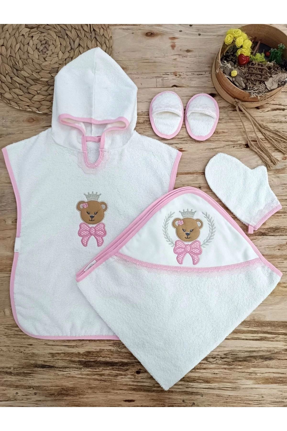 FTT SHOPPING MARKET 0-1 Yaş Bear Nakışlı Pareolu 4lü Kız Bebek Havlu Silgi Takımı Pembe
