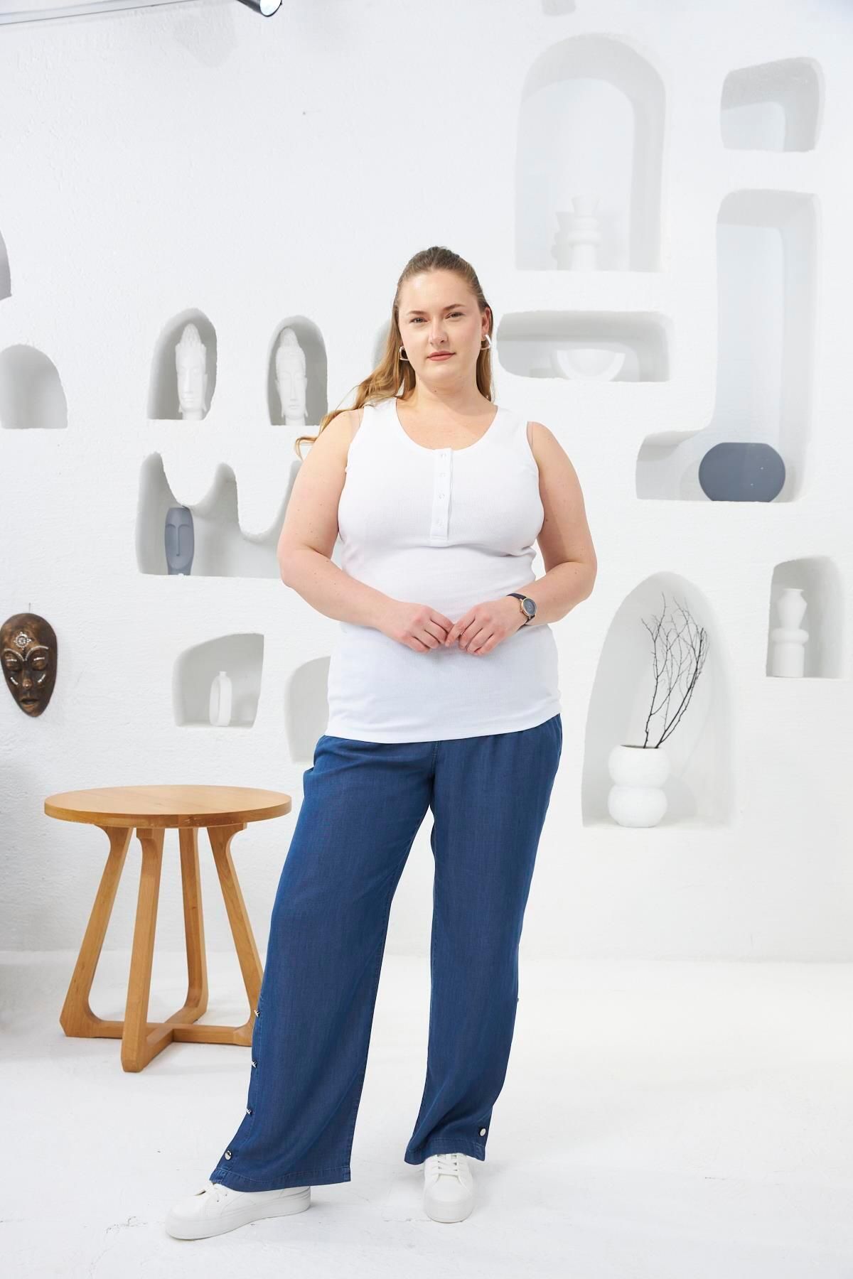 RMG-Front Snap Plus Size Tank Top White 5
