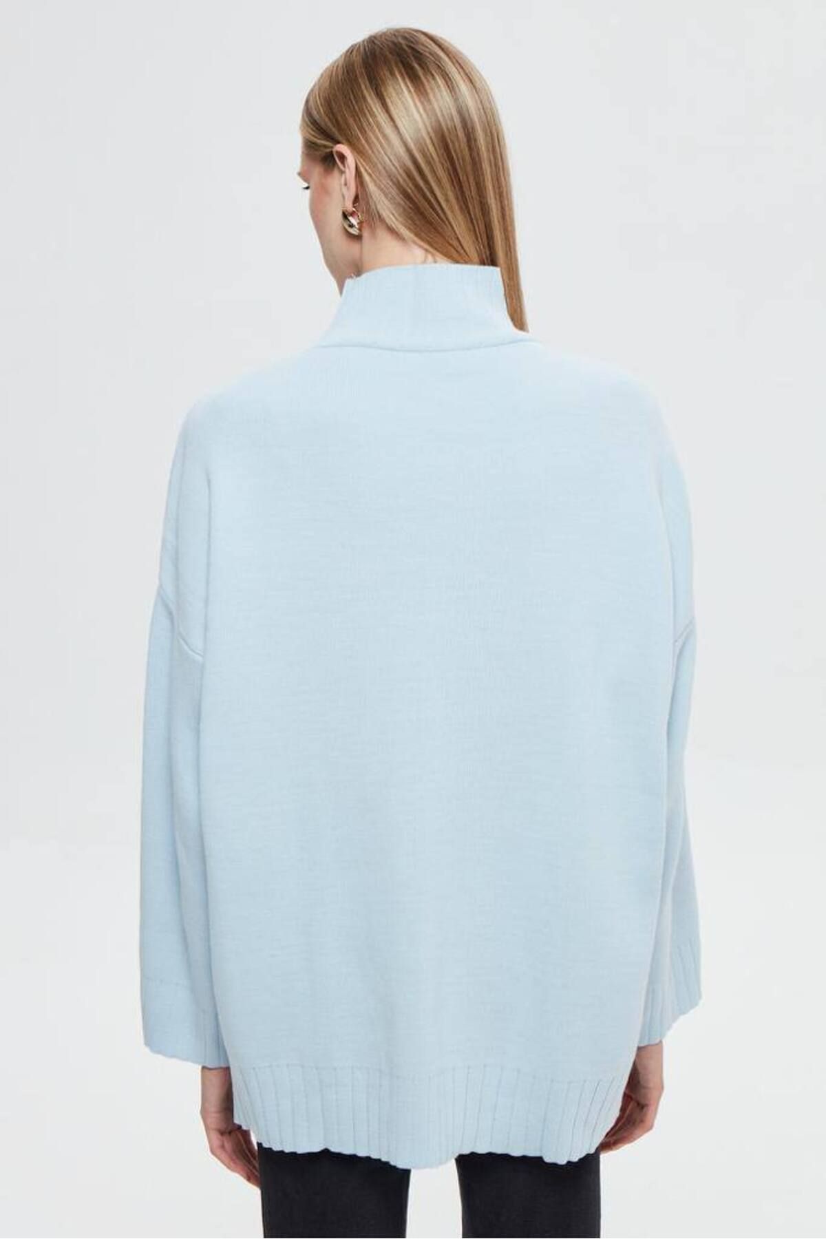 Vorondolo Knitwear-Blue Oversize Turtleneck Women's Sweater 2