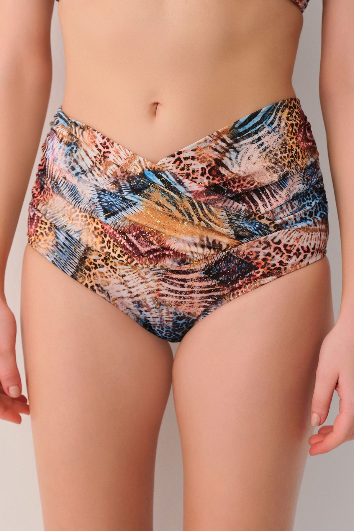SUWEN Freya Yüksek Bel V Kesim Bikini Alt
