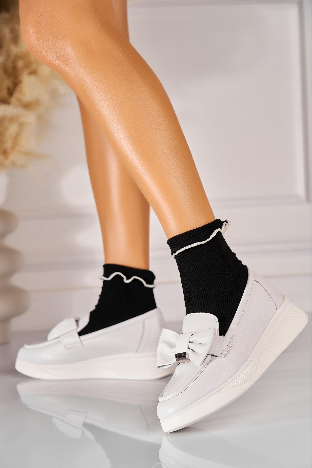 Joana-Pantofi dama casual Albi din Piele Ecologica Nahlia 1