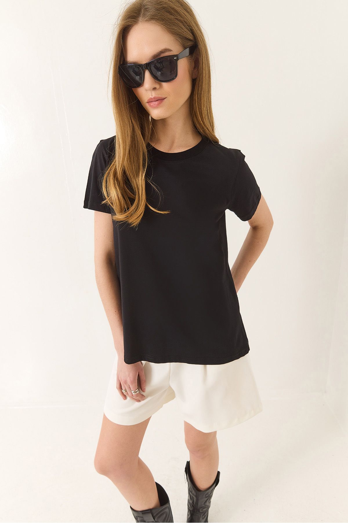 complete the look image