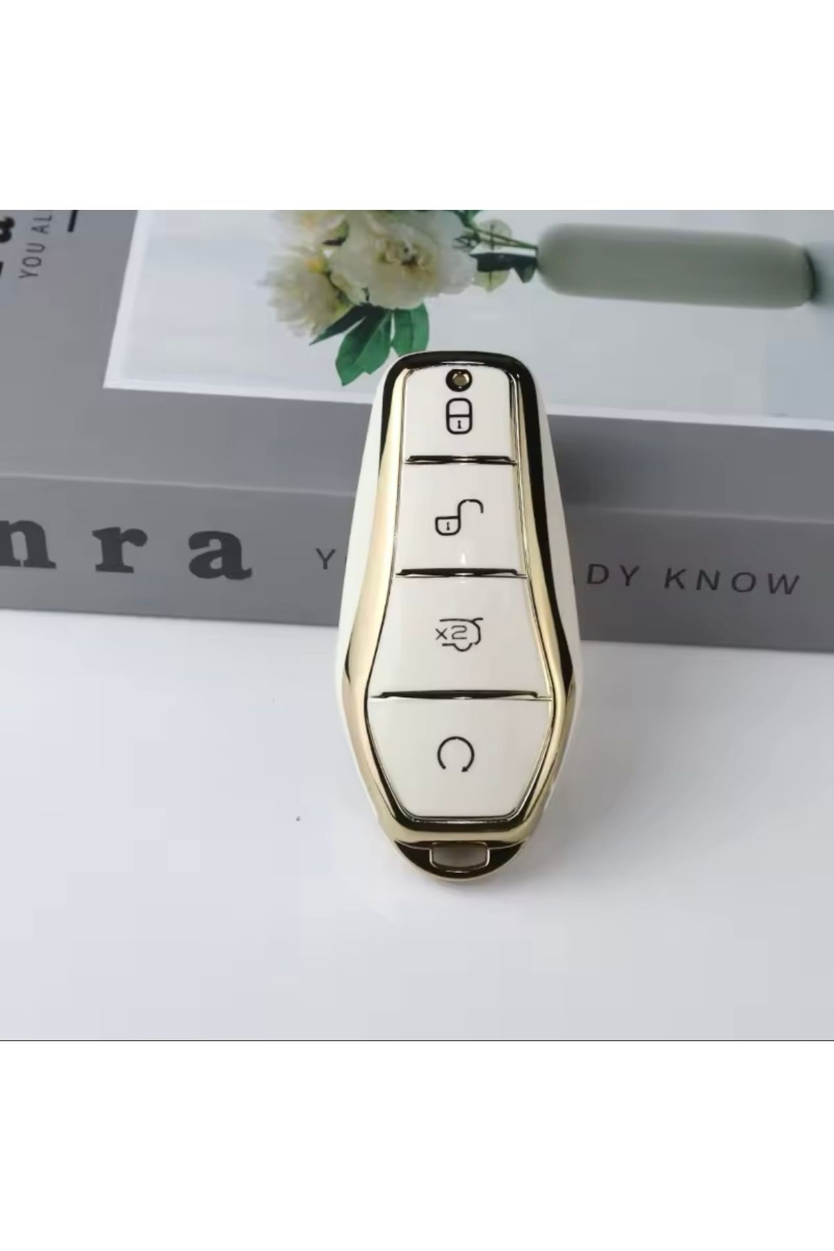 YıldızTuning BYD Dolphin Beyaz-Gold Anahtar Kılıfı