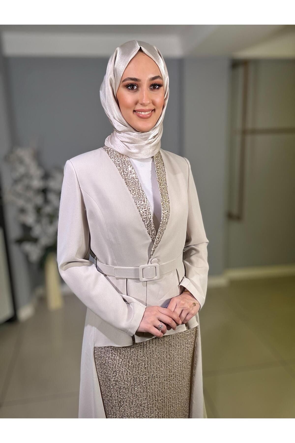CLIO CLİO PUL PAYET ETEKLİ ÖNÜ KISA ARKASI UZUN CEKETLİ KREP TAKIM