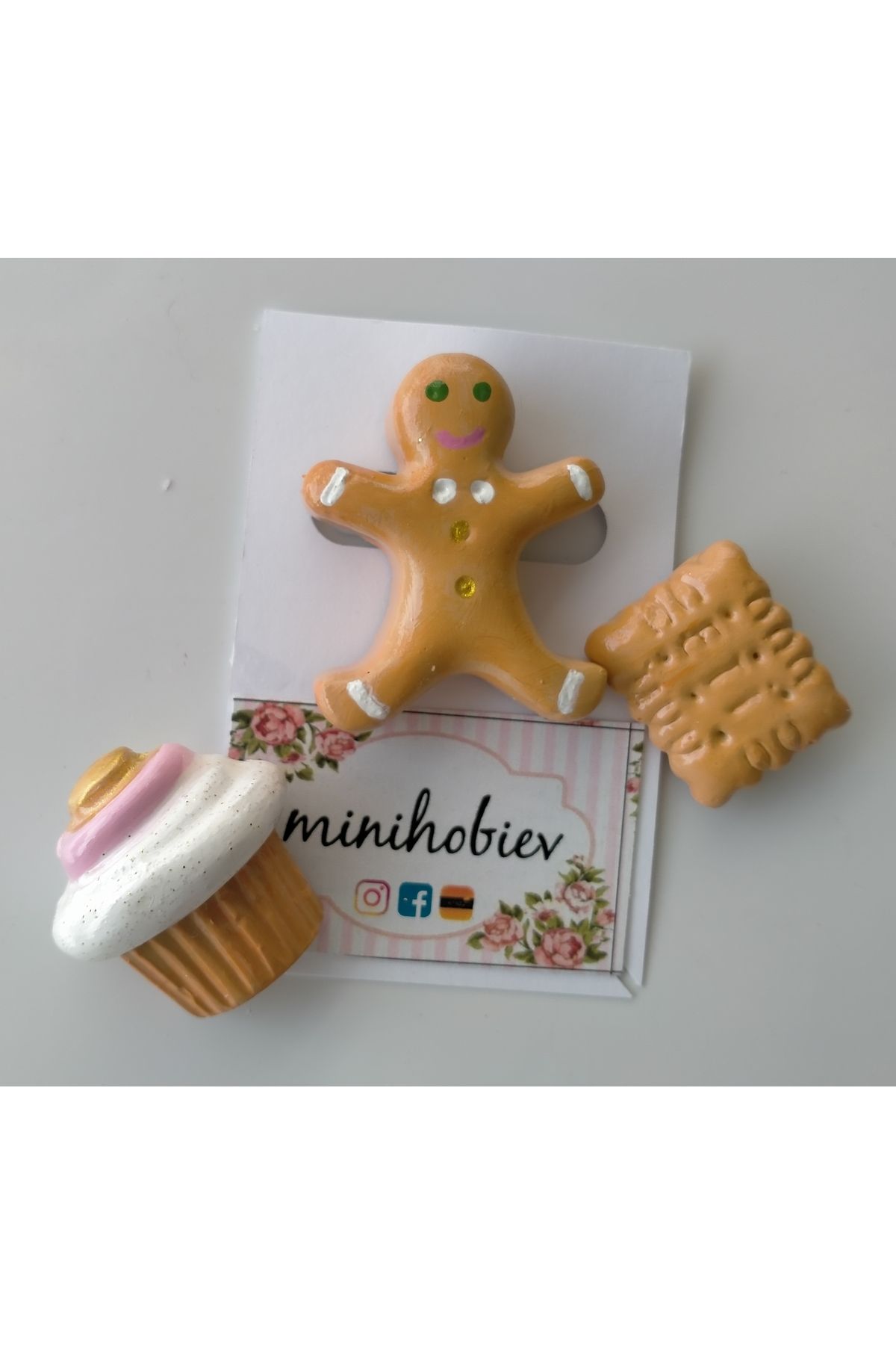 Minihobiev Üçlü yaka iğnesi , broş , kurabiye adam , cupcake, bisküvi iğne