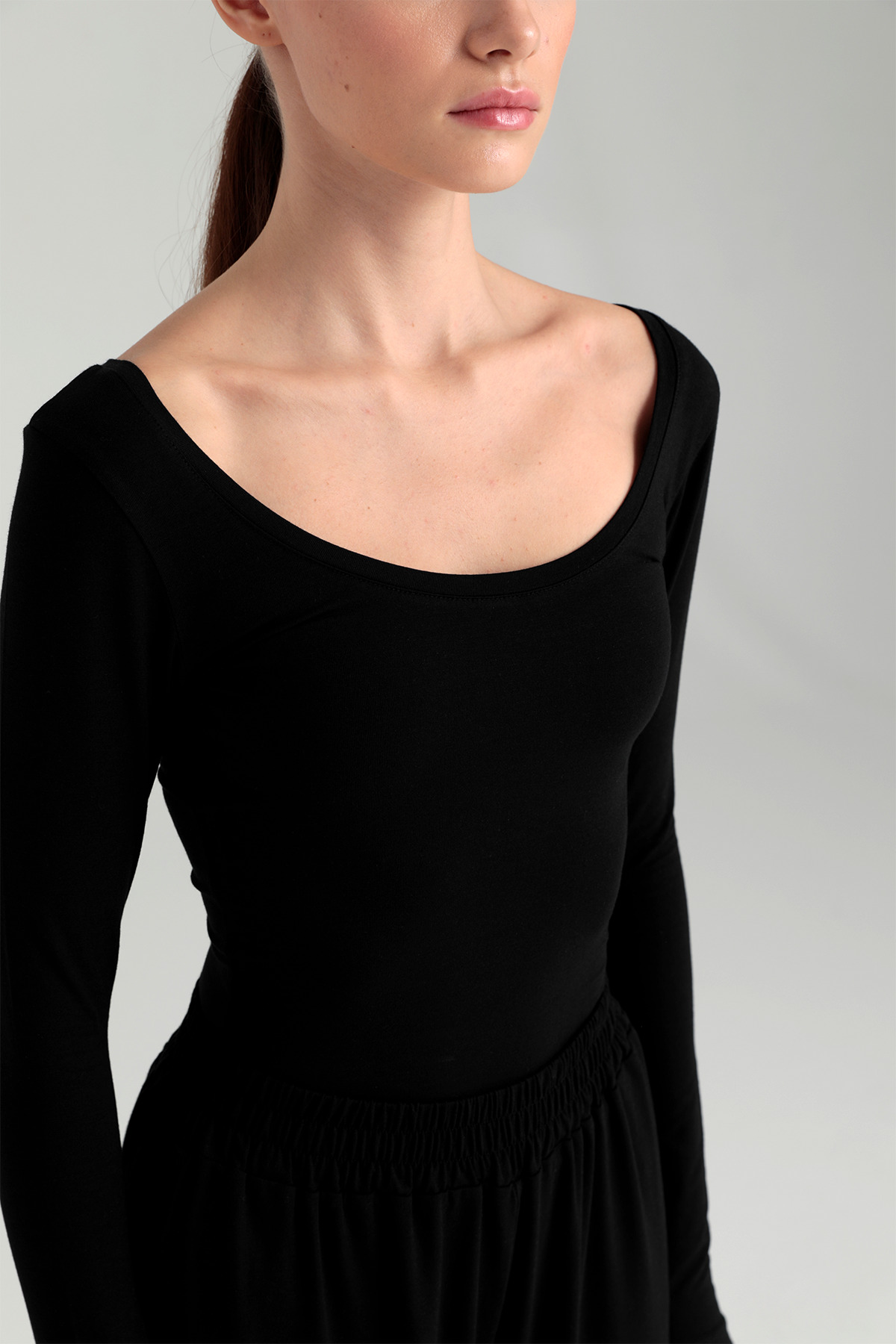 SHEISMONO  Ultra Soft Oval Yaka Bluz Siyah - Görsel 4