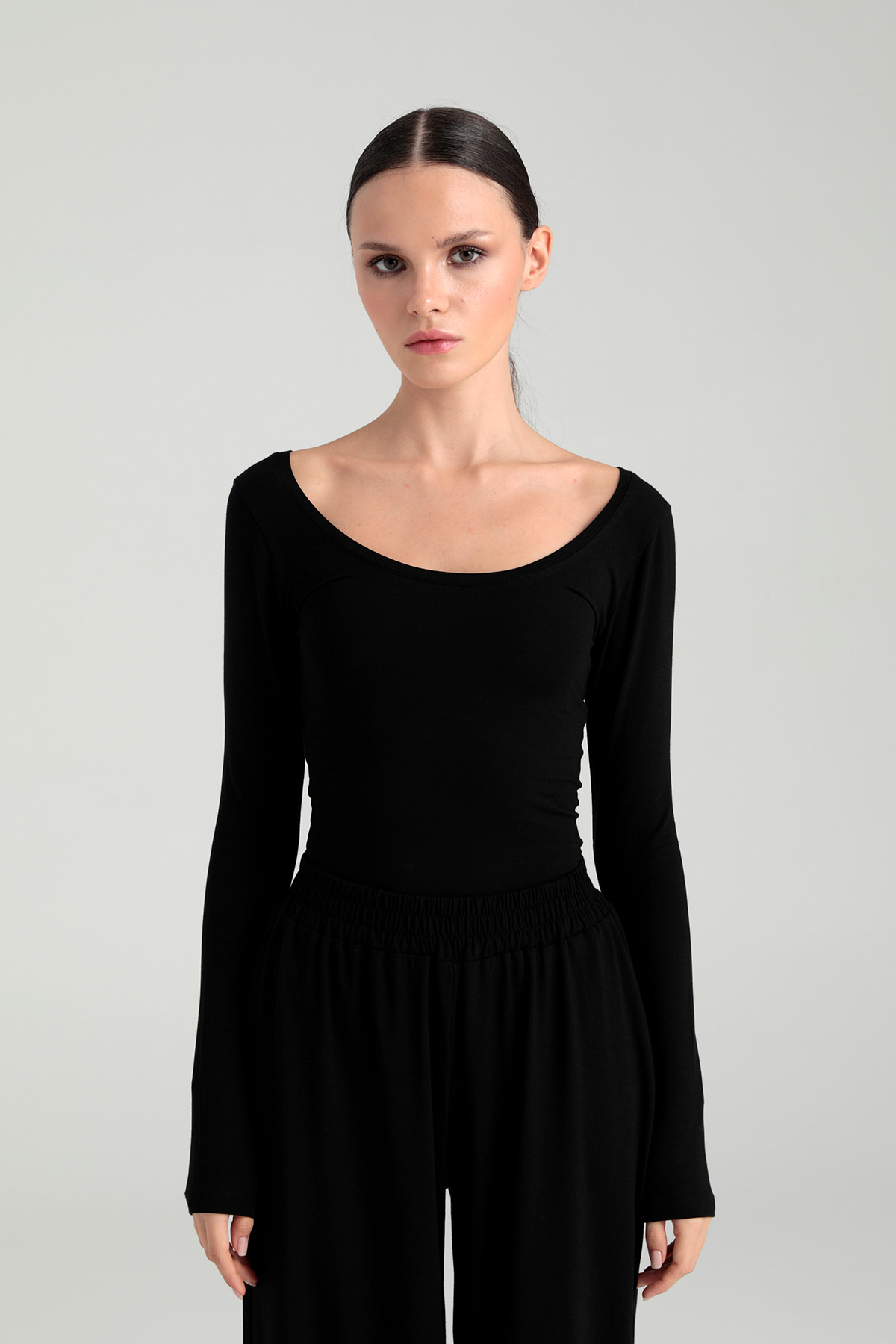 SHEISMONO  Ultra Soft Oval Yaka Bluz Siyah - Görsel 3