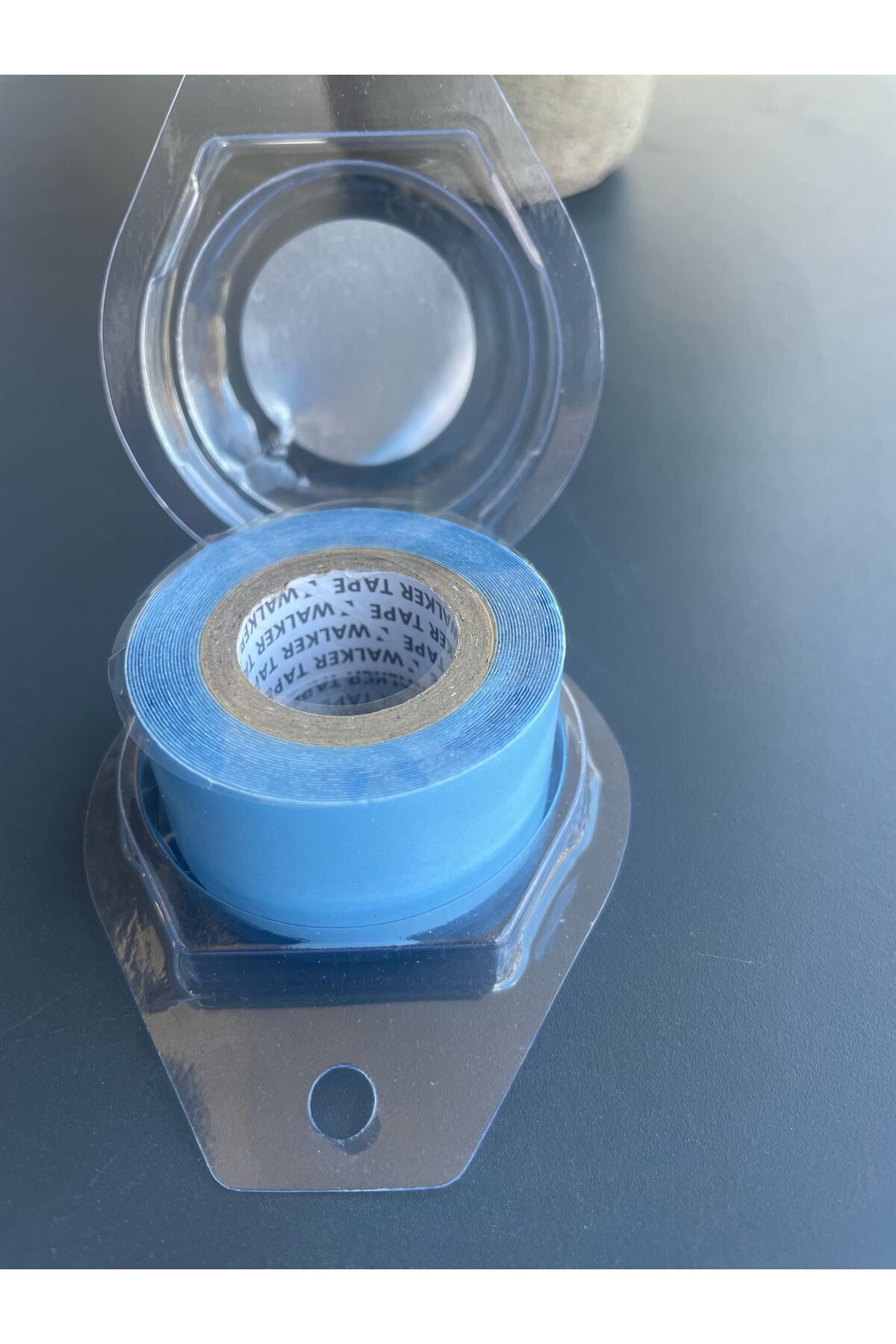 Walker Tape Lace Front™ Roll Tape Protez Saç Bandı Rulo 3 Yds (2,74m) — 152368639852 — تصویر 2 از 2