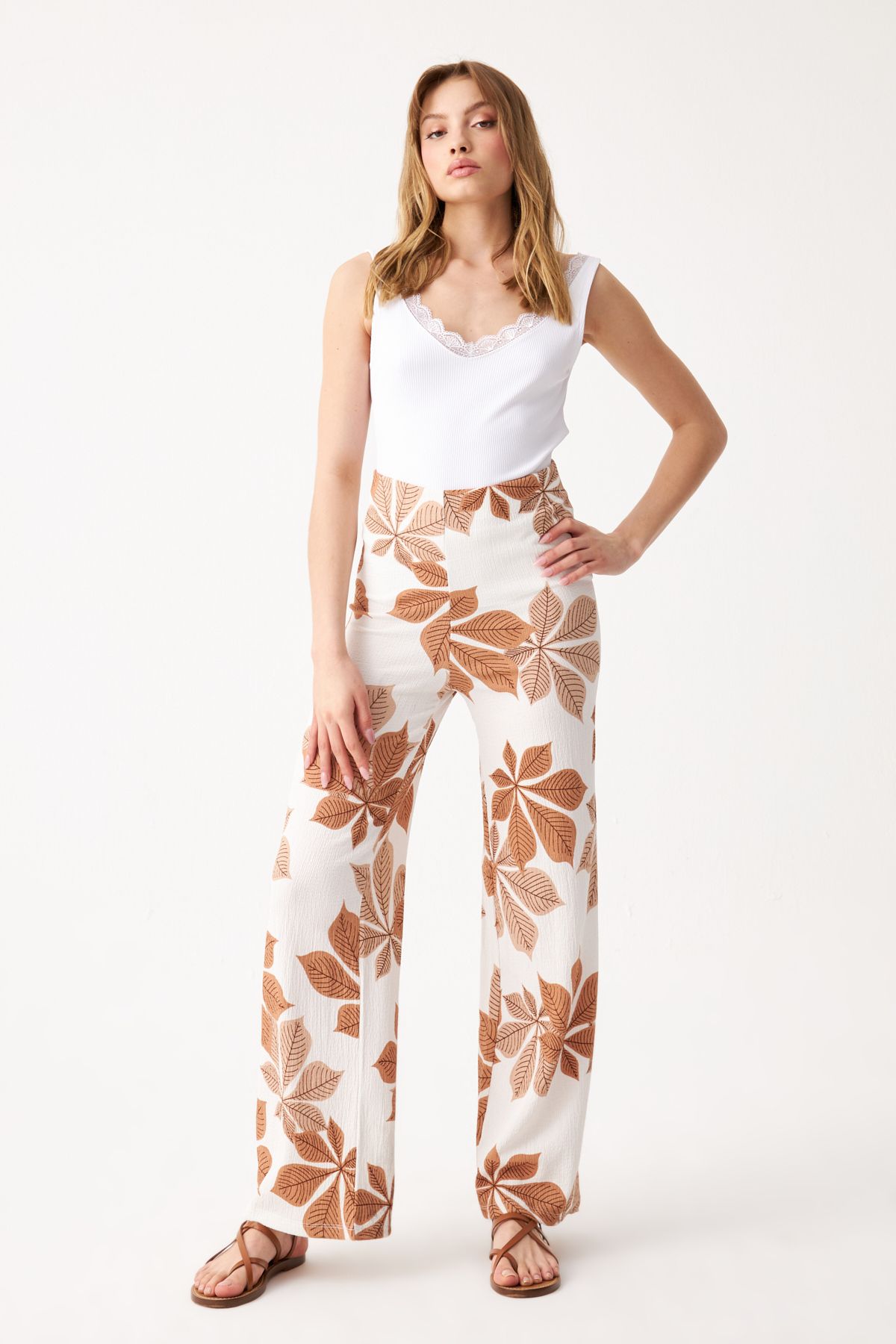 Know-Women's Camel-White Floral Patterned Tube Leg Trousers 1