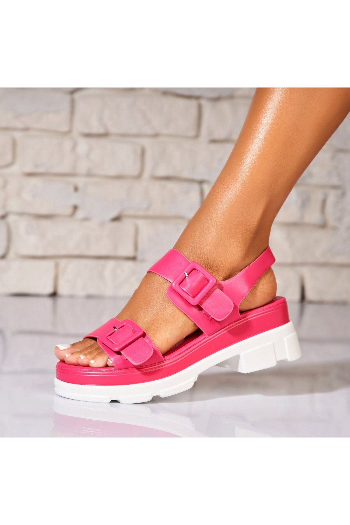 Joana-Women's sandals with a Fuchsia platform made of Ekene Eco-leather 2