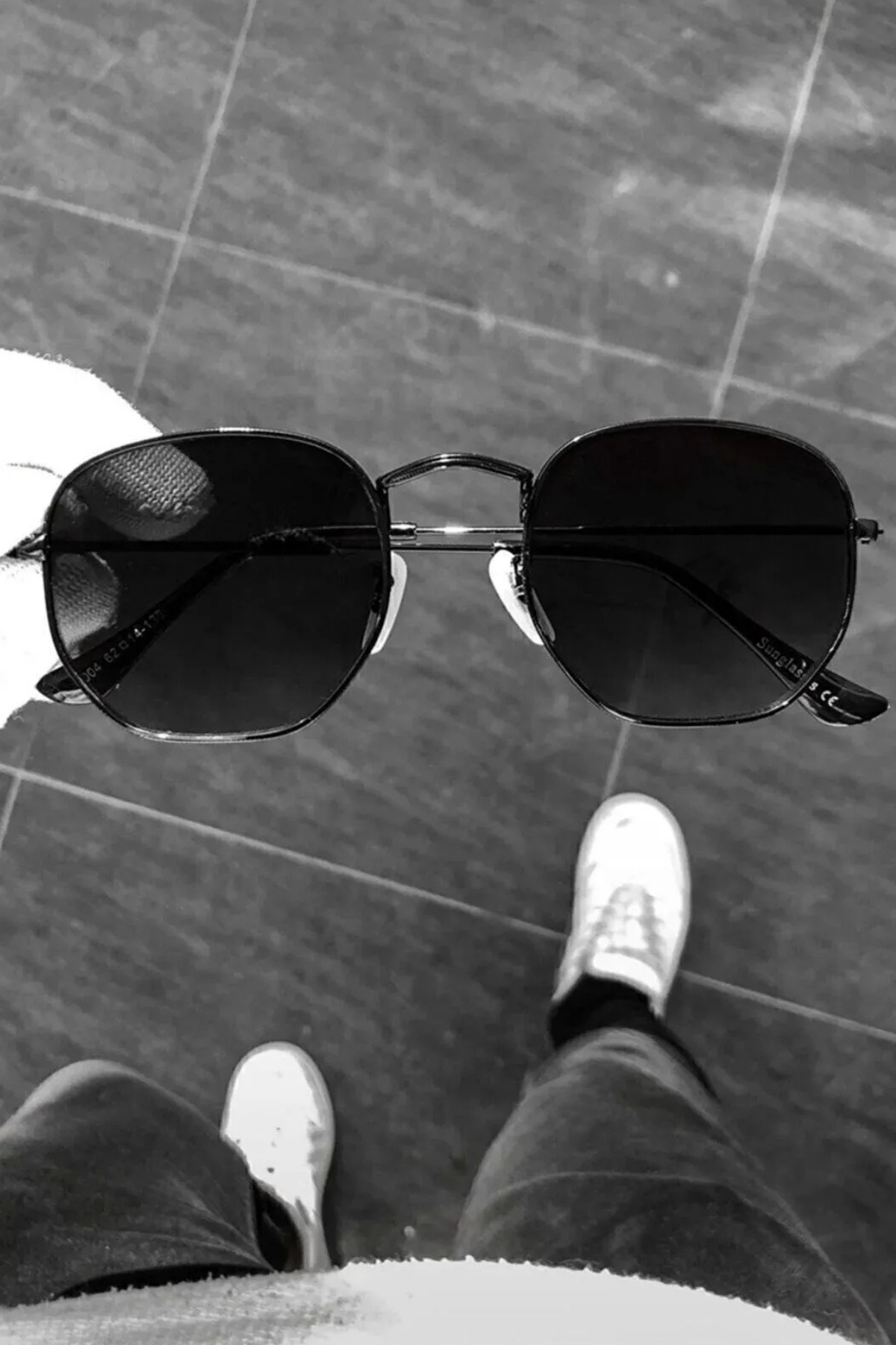 Chunky Frame Siyah Metal Çerçeveli Beşgen Unisex Güneş Gözlüğü görsel 2
