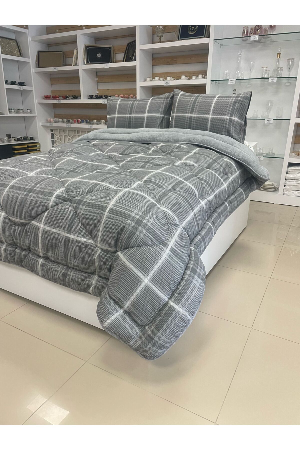 Skyline-Double Sided Luxury Wellsoft Quilt Soft Fleece Quilt and Pillow Case 2