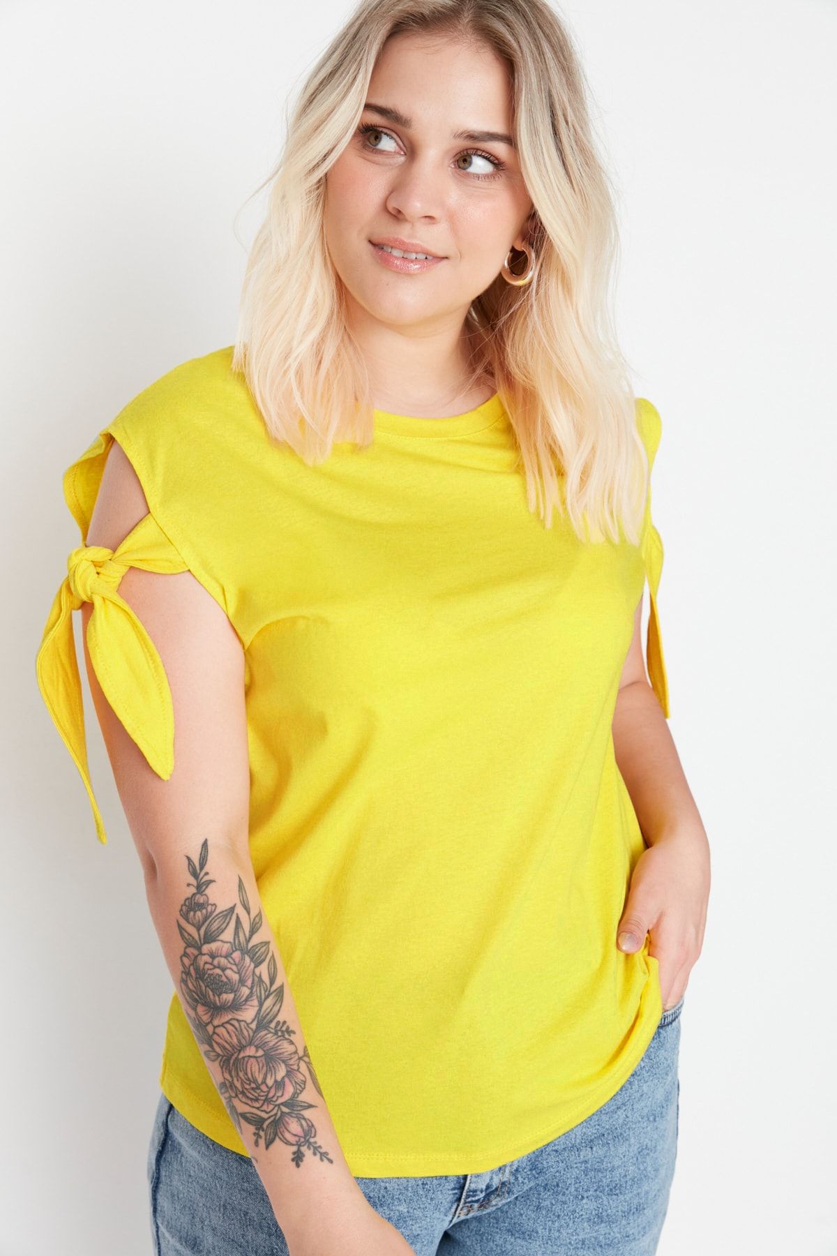 Trendyol Curve 100% Bawełny, Żółty, Dzianinowy T-shirt - Rękawy Z Wiązaniem Kobieta - XL