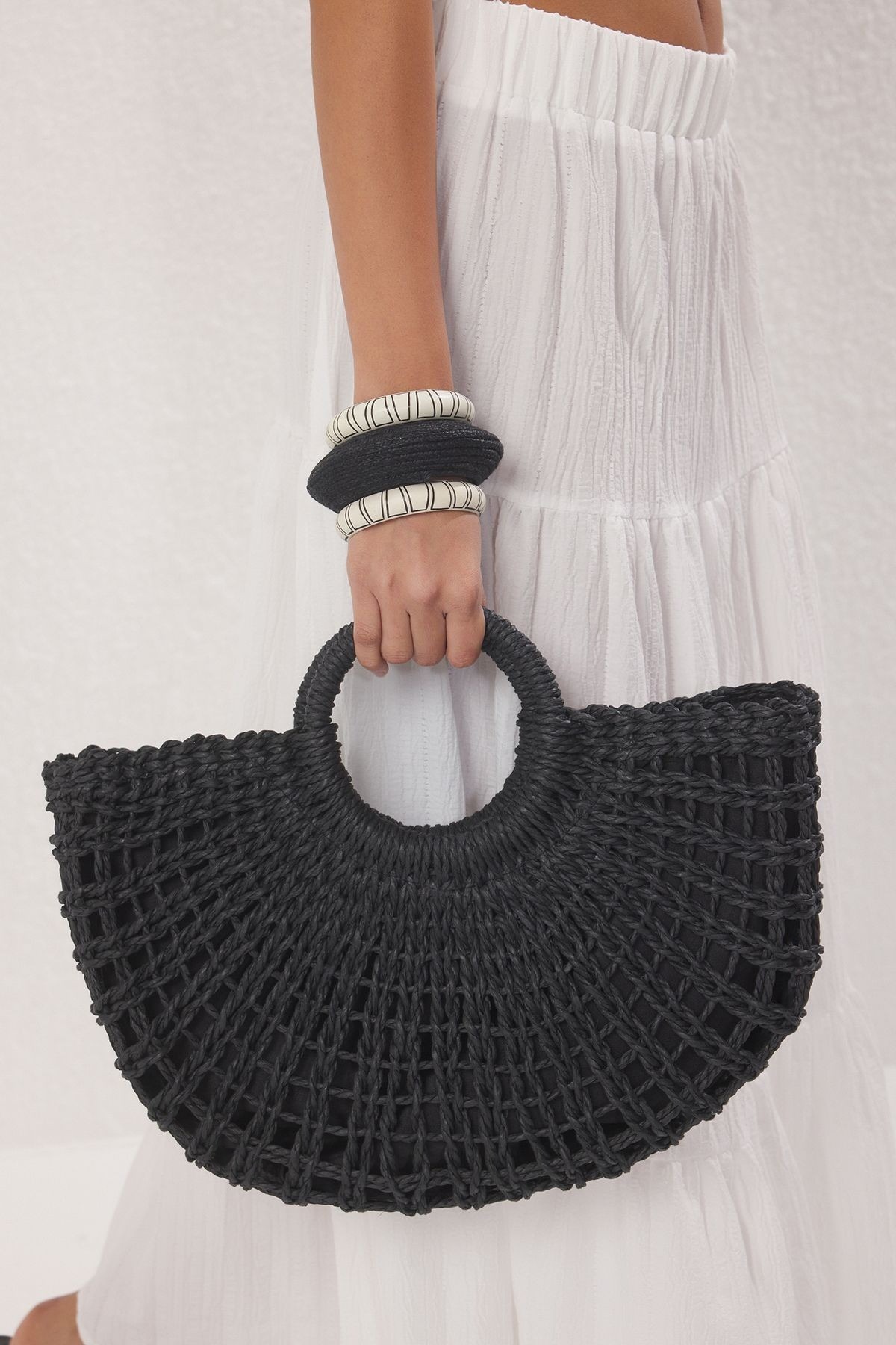 TRENDYOL SHOES Czarna Słomiana Owalna Torebka Damska Kobieta - Single Dimension