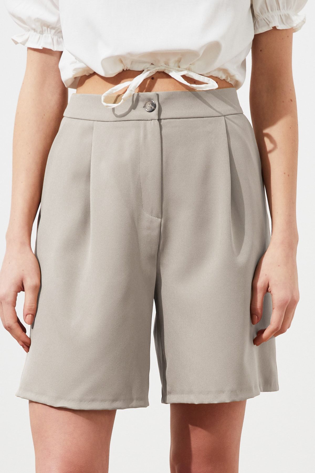 Trendyol Collection-Tmavě béžové tkané šortky Regular Fit s kapsami TWOSS19WX0108 2