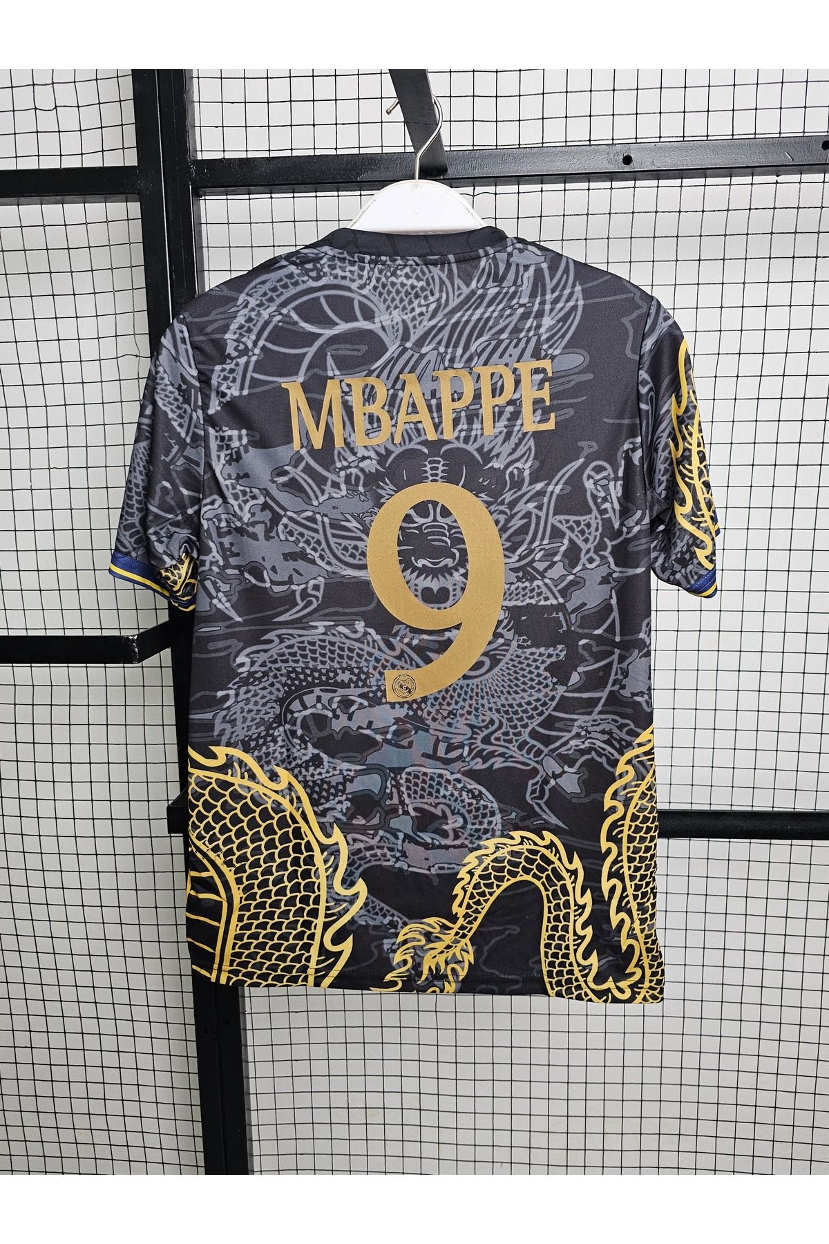 Lion Spor M'bappe Dragon Black Gold Özel Tasarımlı R'eal M'adrid Forması