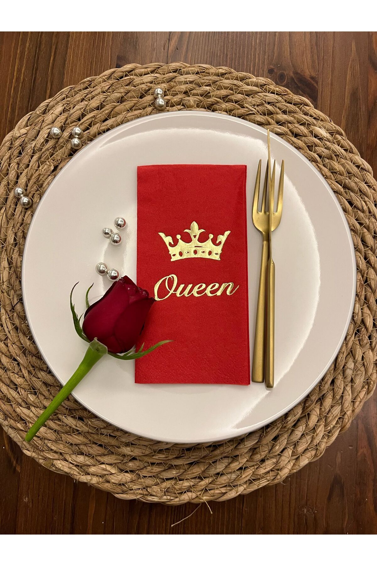 kidspartim Gold Yaldızlı Kırmızı Queen Taç Detaylı Peçete 16 Adet