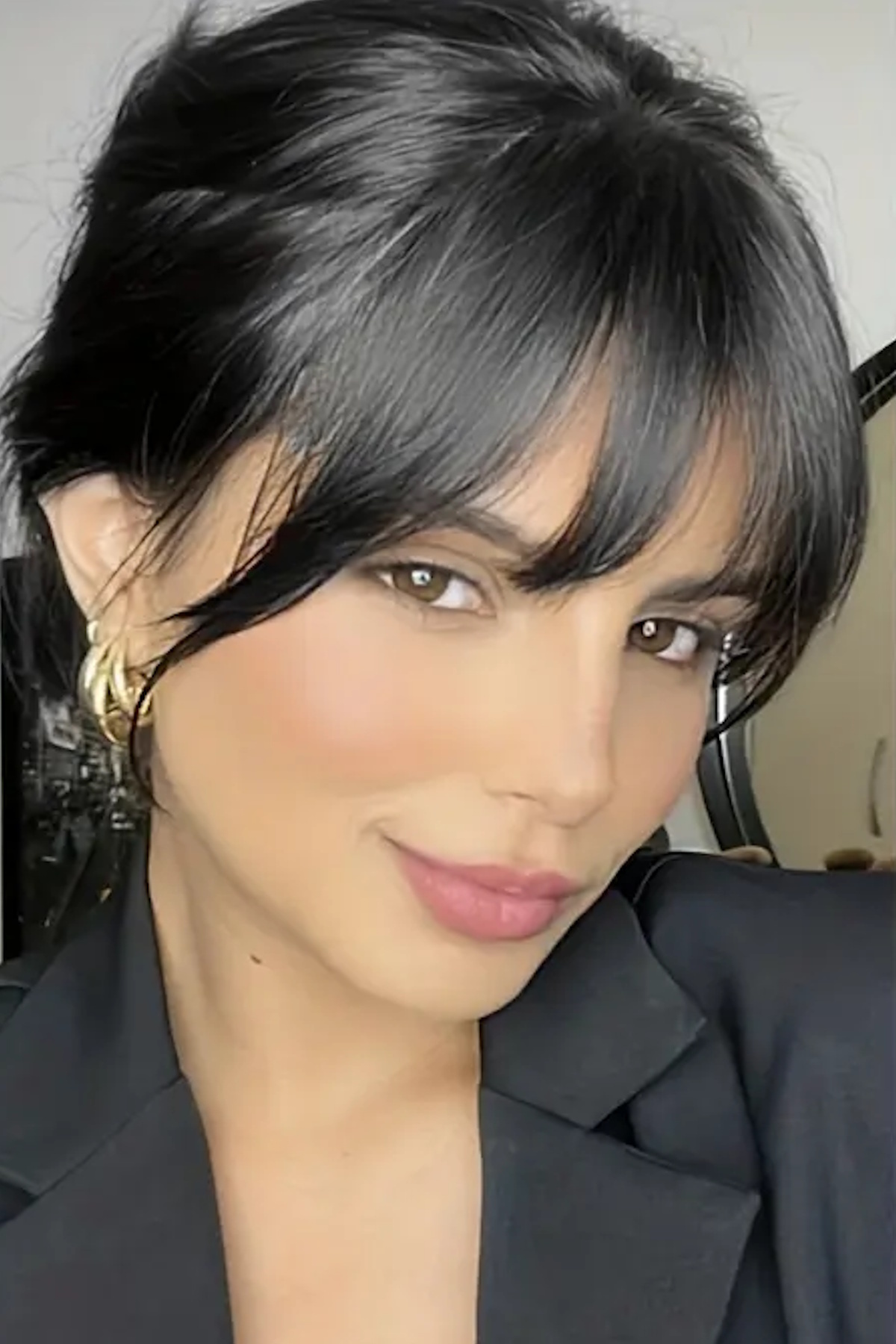 CAŞ DEKORASYON-Black Color Long Sided Sparse Fitting Bangs 1