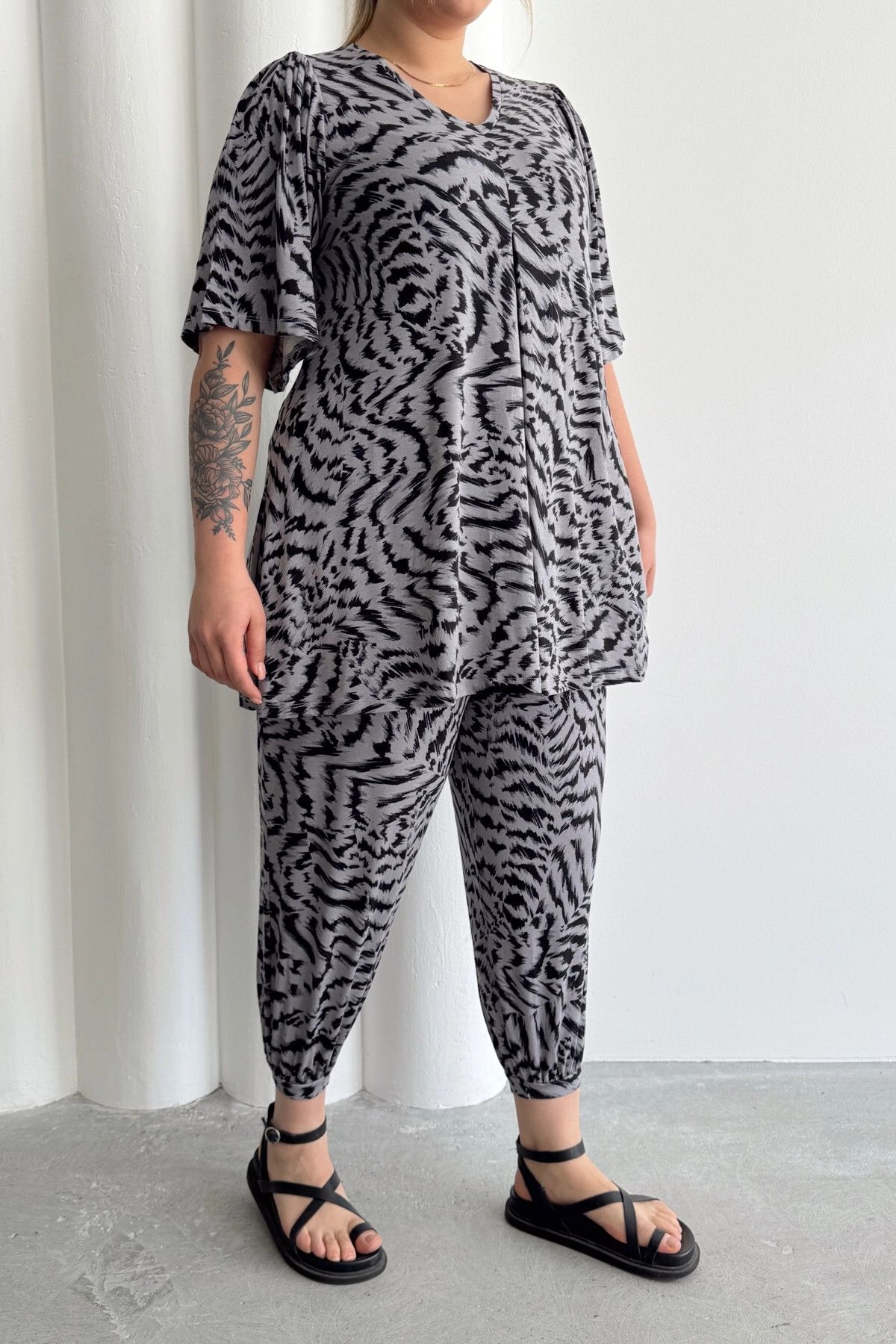 Stil Diva-Large Size Patterned Baggy Trousers with Elastic Waist and Legs with Pockets 99-3 4