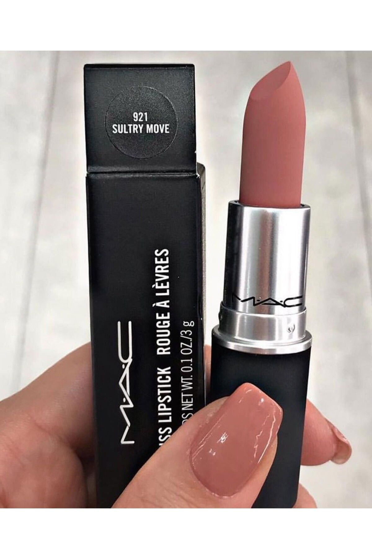 M.A.C Rúž na pery MAC Powder Kiss, prírodný, matný