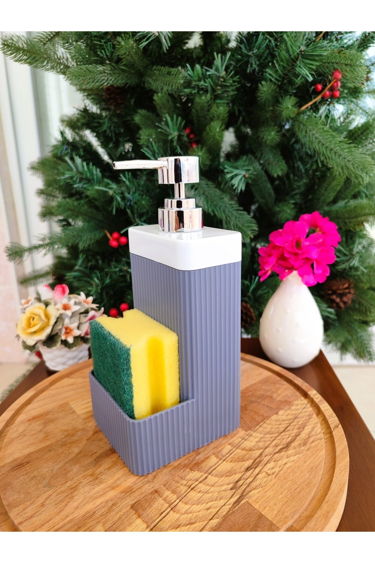 Madame Coco-Marais Lautre Liquid Soap Dispenser-Soft Gray 6