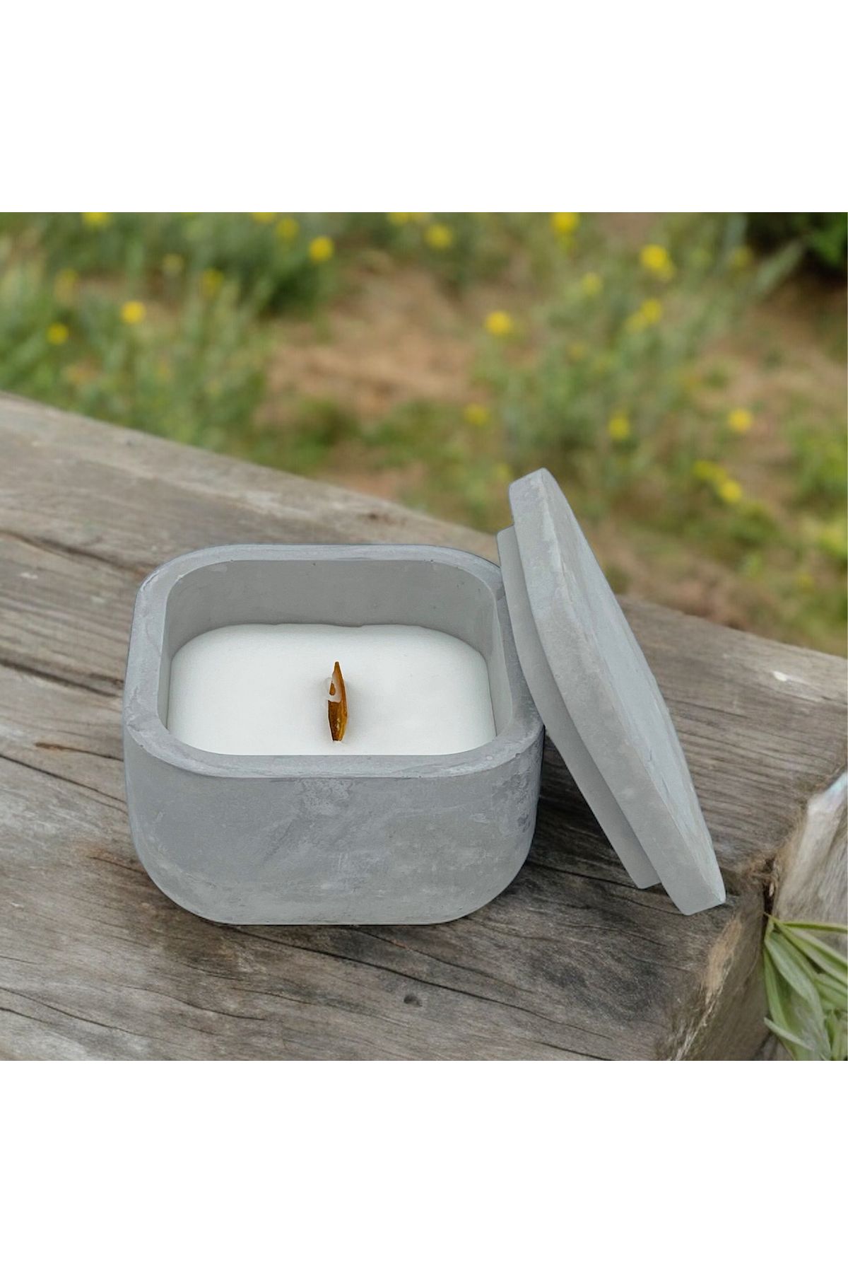 The Lucid Lab Sakura Kokulu Ahşap Fitilli Kapaklı Mini Beton Mum