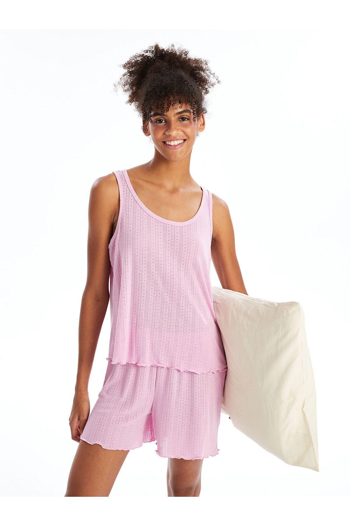 LC Waikiki Bisiklet Yaka Dokulu Kadın Şortlu Pijama Takımı