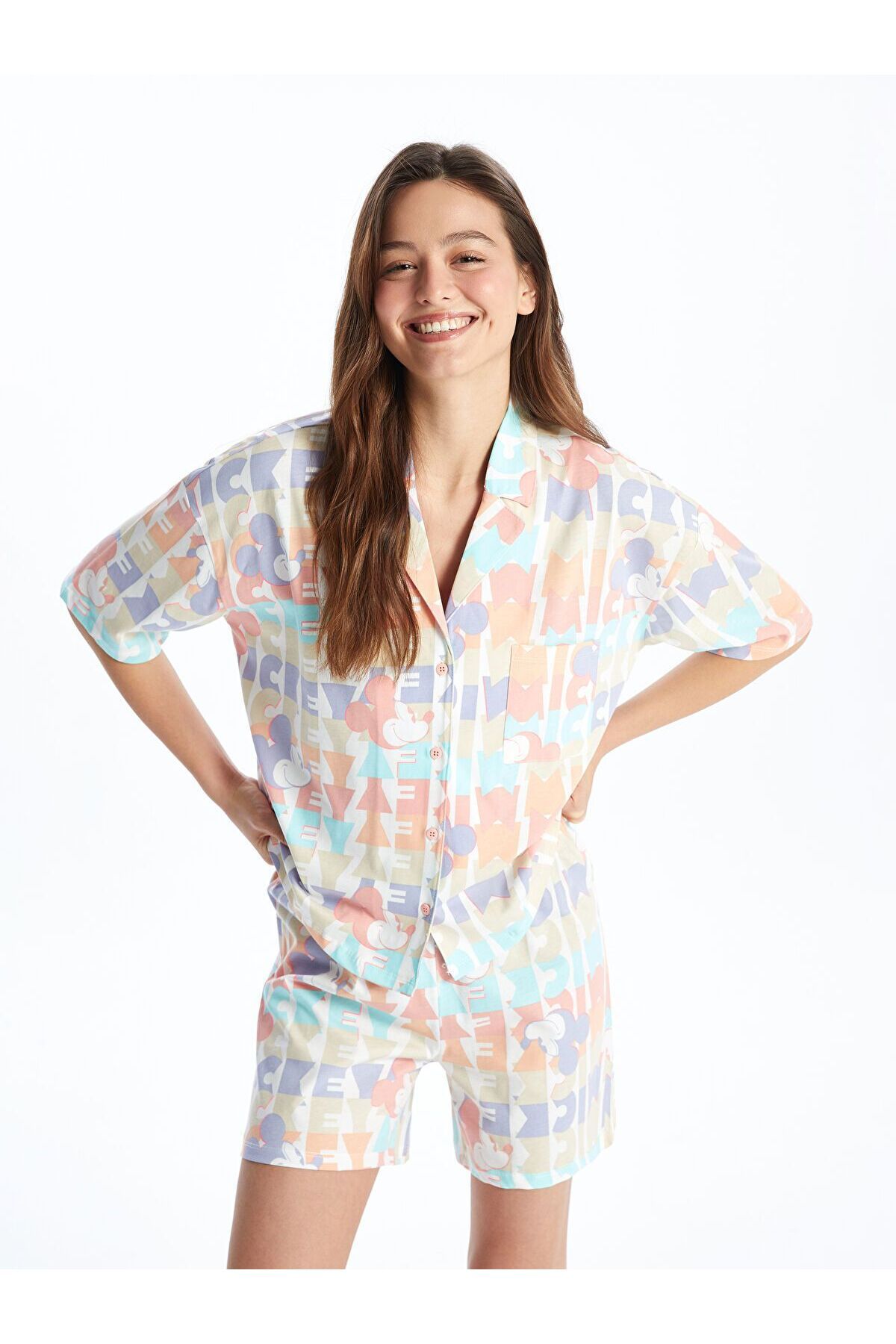LC Waikiki Gömlek Yaka Desenli Kadın Şortlu Pijama Takımı