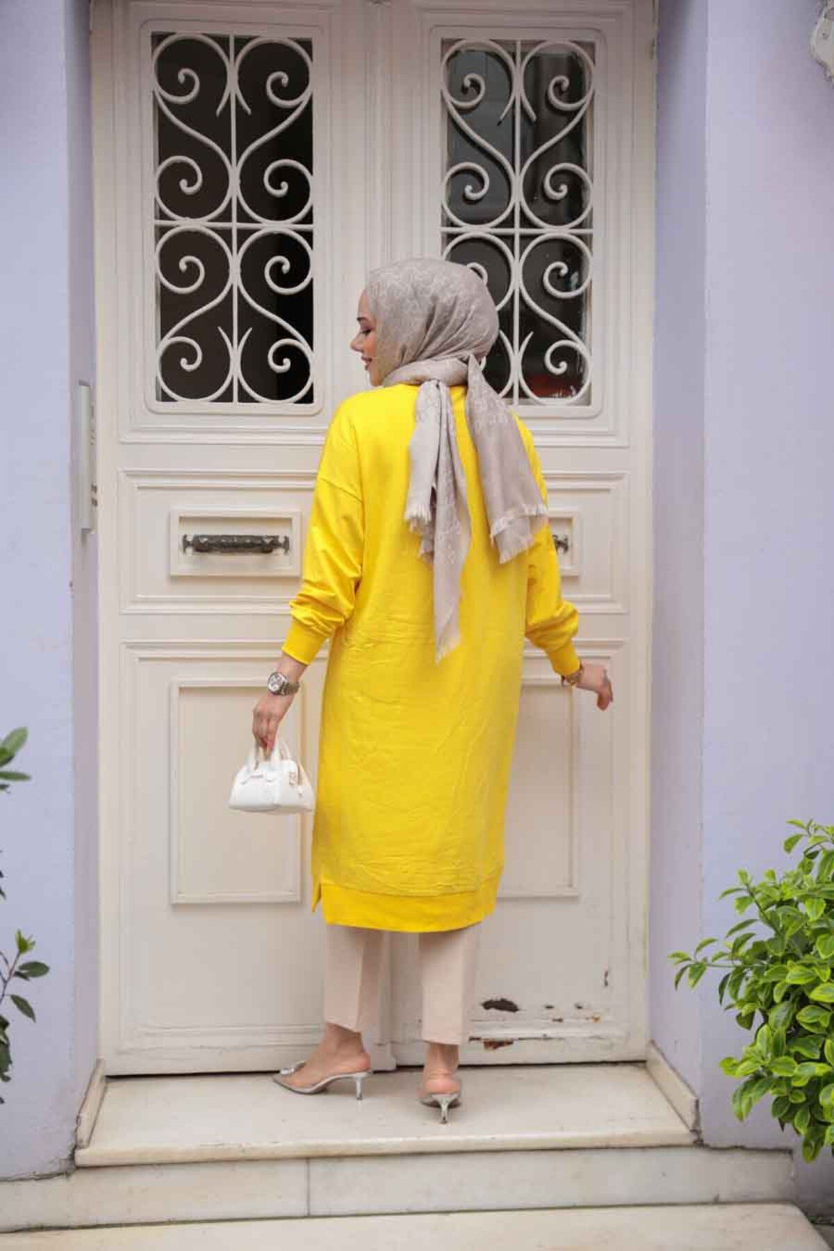 complete the look image