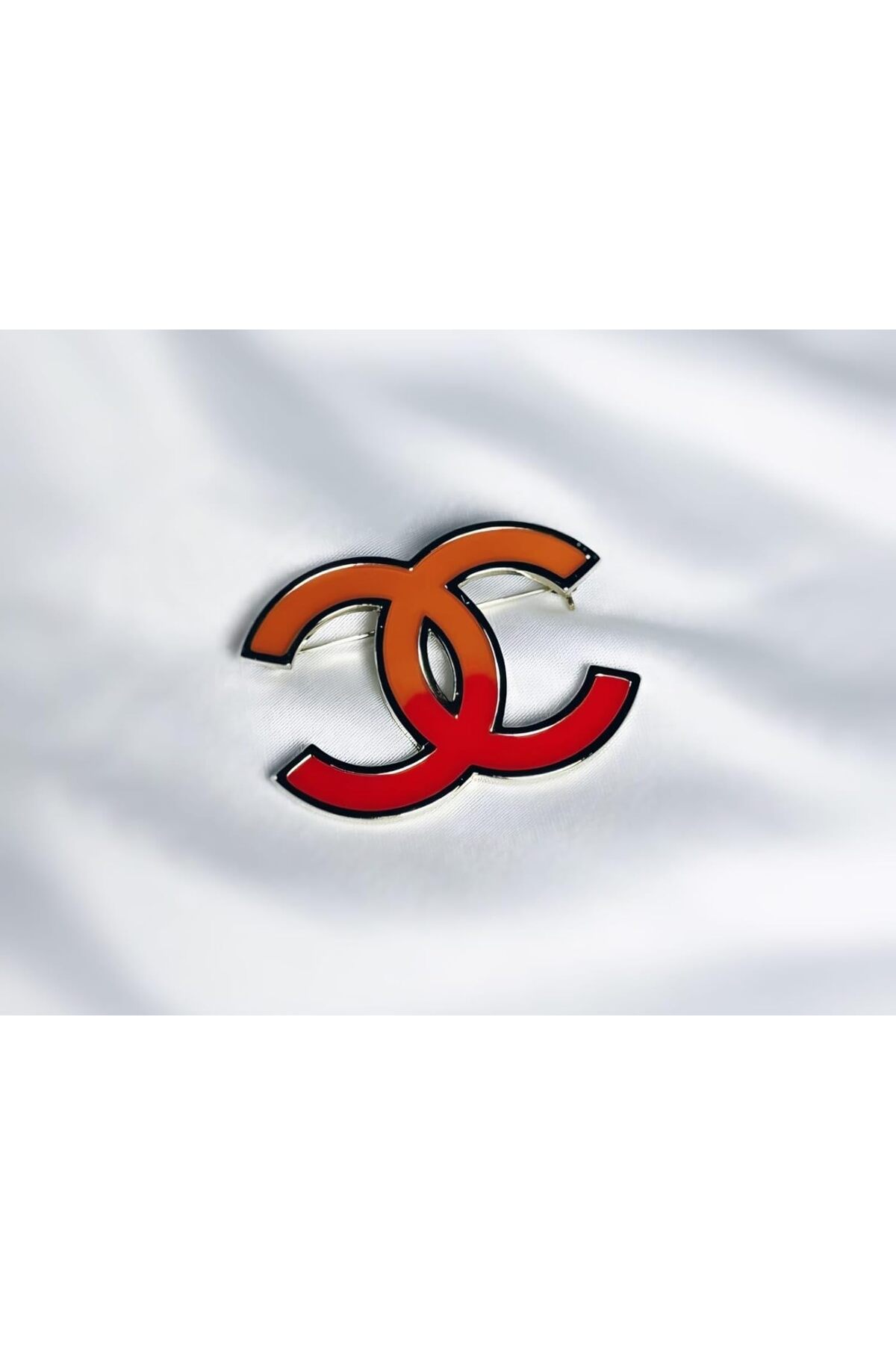 دبوس عصري بشعار CC باللونين الأحمر والبرتقالي للنساء من BUNCA