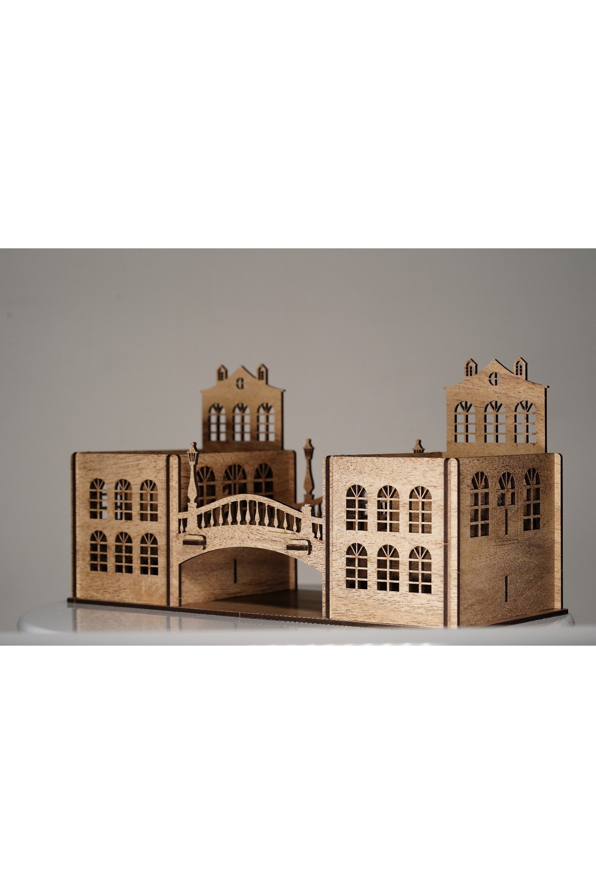 Vera Atolye Köprülü Masaüstü Kalemlik (DE-MONTE)