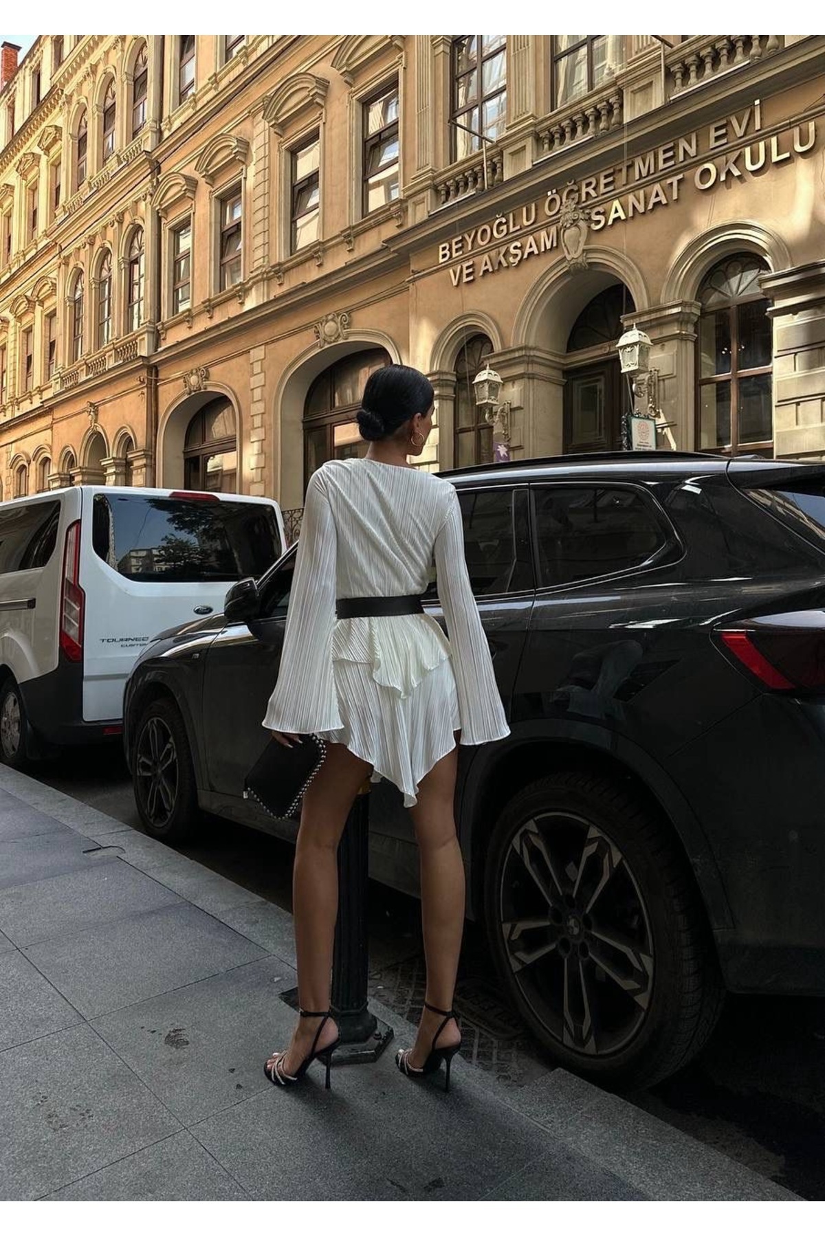 Ekim Store-Rochie mini cu curea plisată cu decolteu în formă de A și pantaloni scurți 4