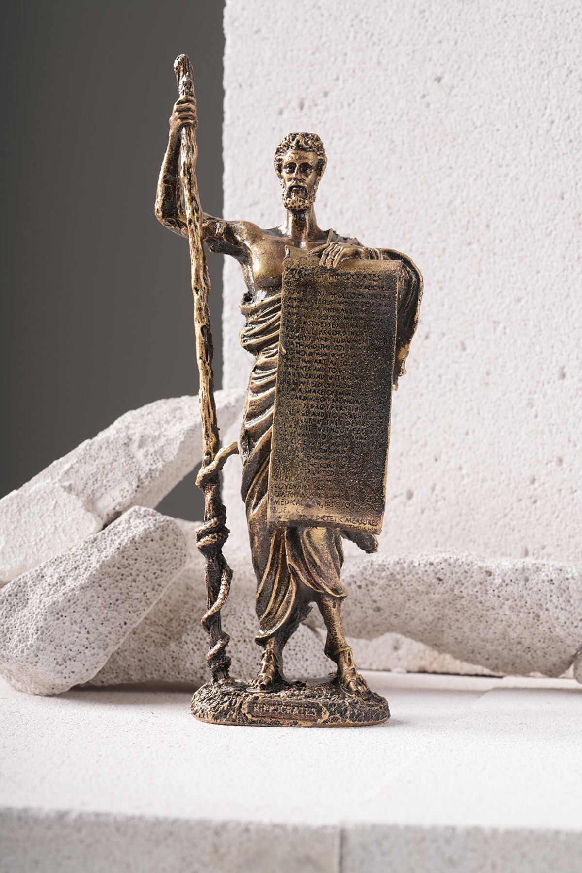 teknotrust Hipokrat Heykel Biblo