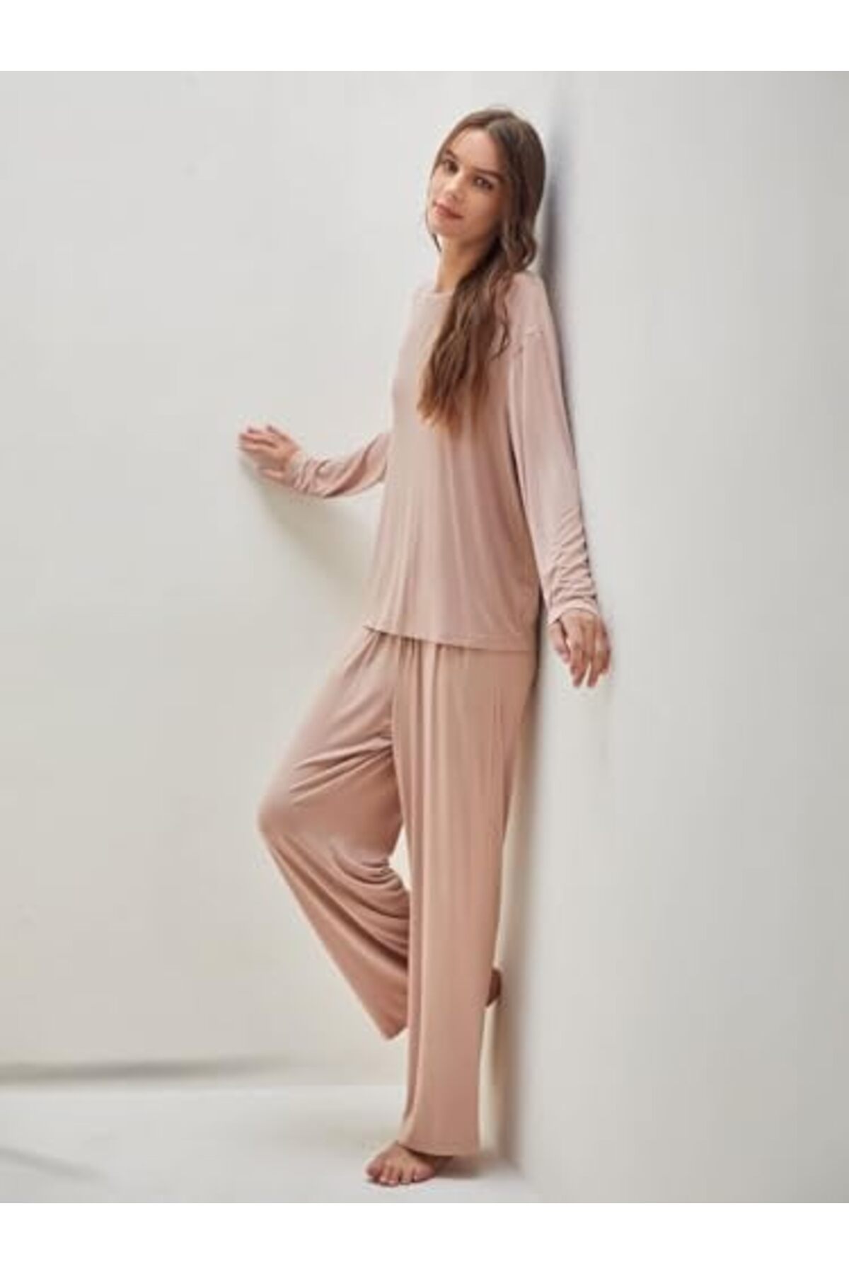 طقم بيجامة منزلية فضفاض من الفيسكوز، مكون من قطعتين - تيشيرت وبنطال من BUNCA - لون وردي باهت