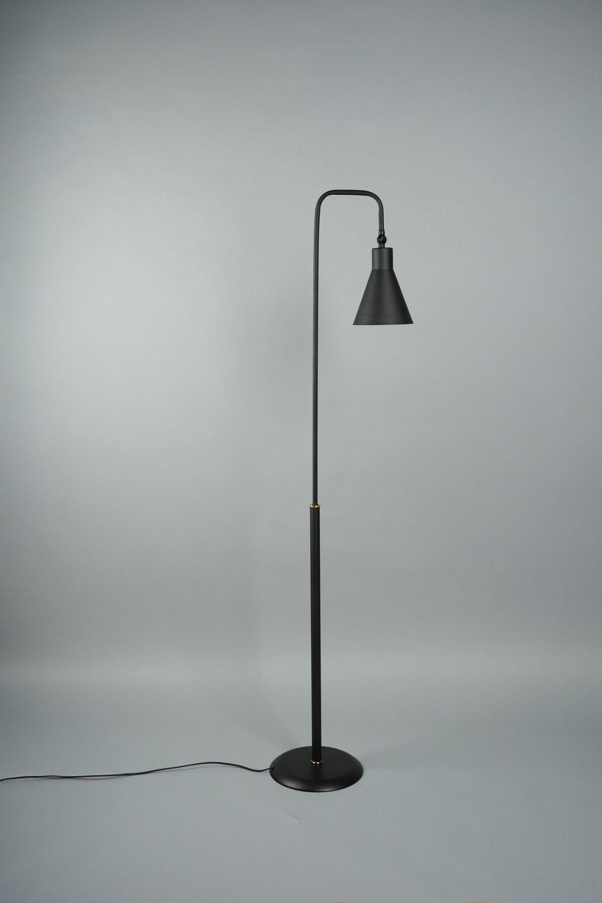 teknotrust Luka Metal Lambader Siyah-Siyah (25x35x155 cm)