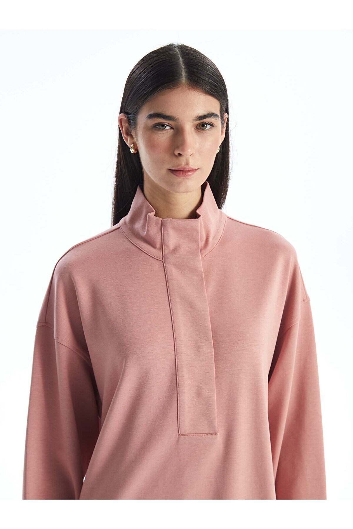 LC Waikiki Dik Yaka Düz Uzun Kollu Oversize Kadın Tunik