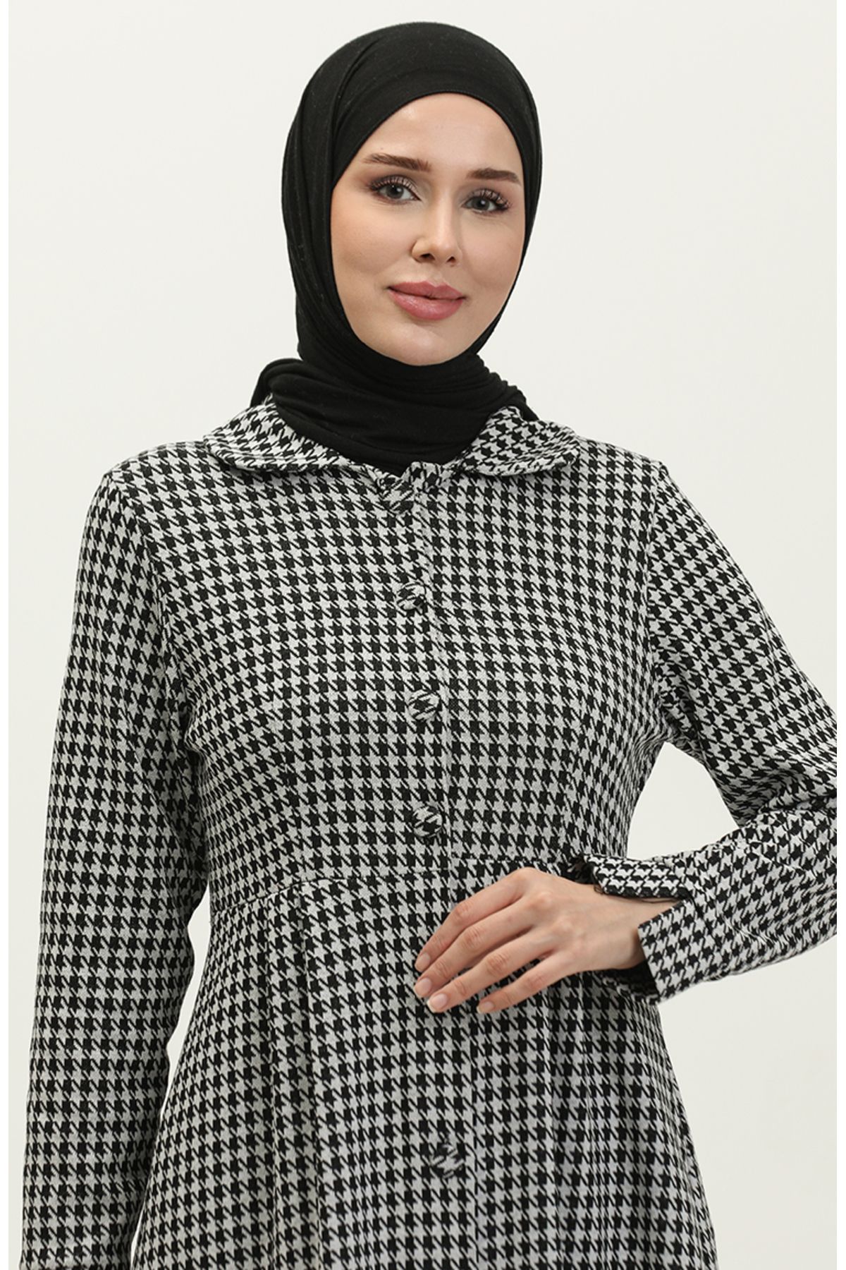 sefamerve-1981-08 Model Houndstooth Patterned Black and White Button Cap 3