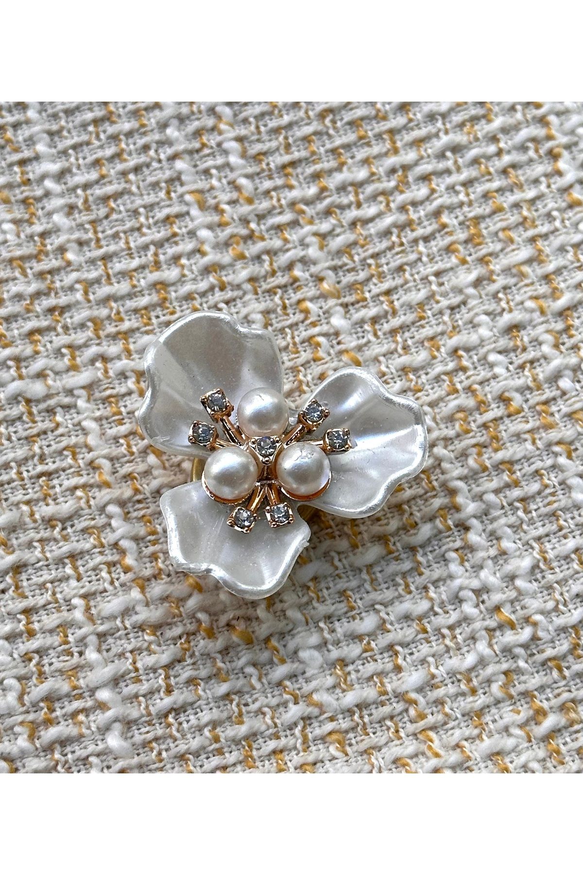 ODDA TASARIM ATÖLYESİ-Shell and Pearl Brooch Model Plug-And-Stick Stylish Button 1