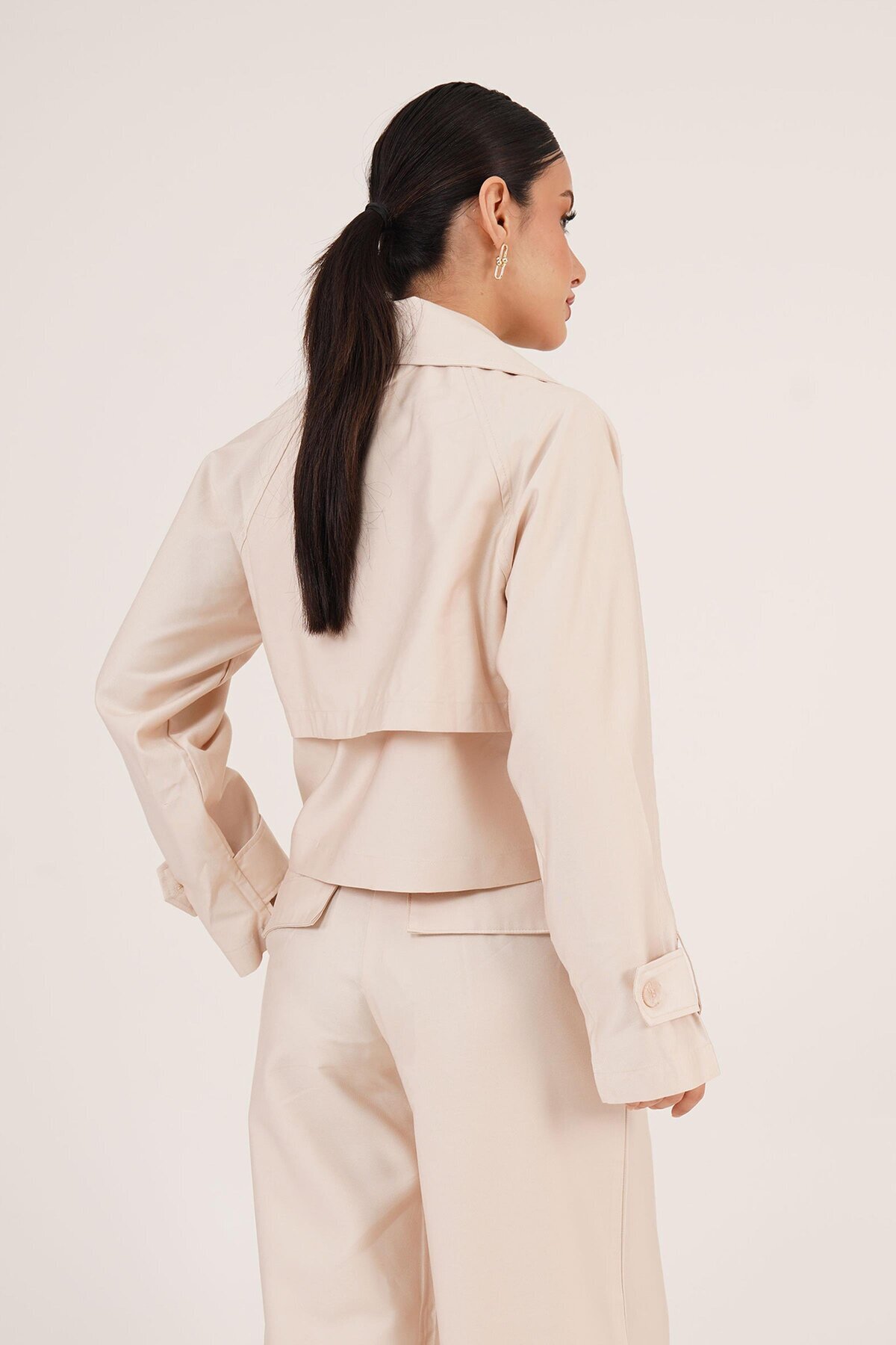 Hipo Trend-Buttoned Lined Pocket Crop Trench Coat Beige 5