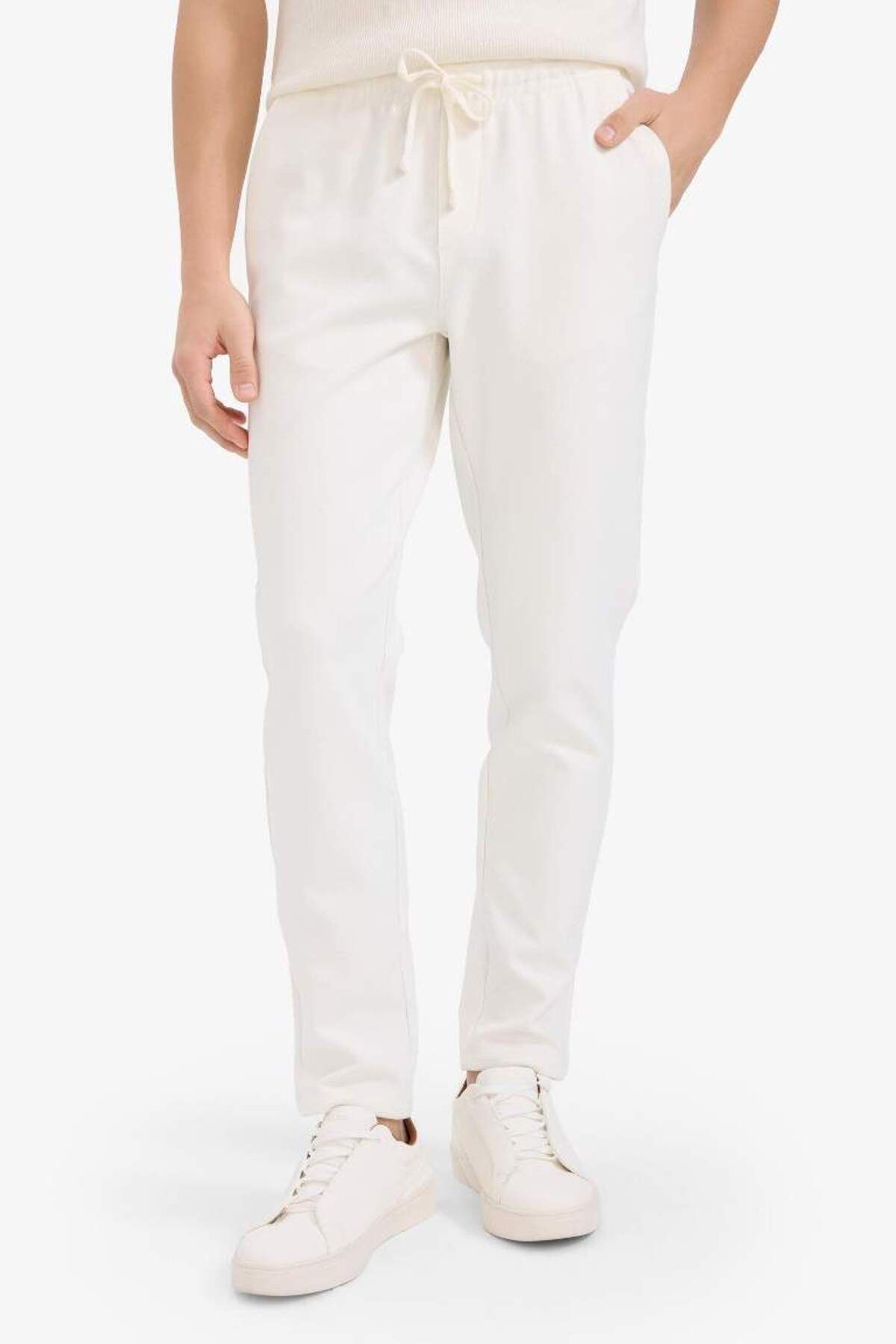 DeFacto Yeni Sezon Jogger Pantolon Esnek Basic Düz Beli Bağcıklı Cepli Düz Paça