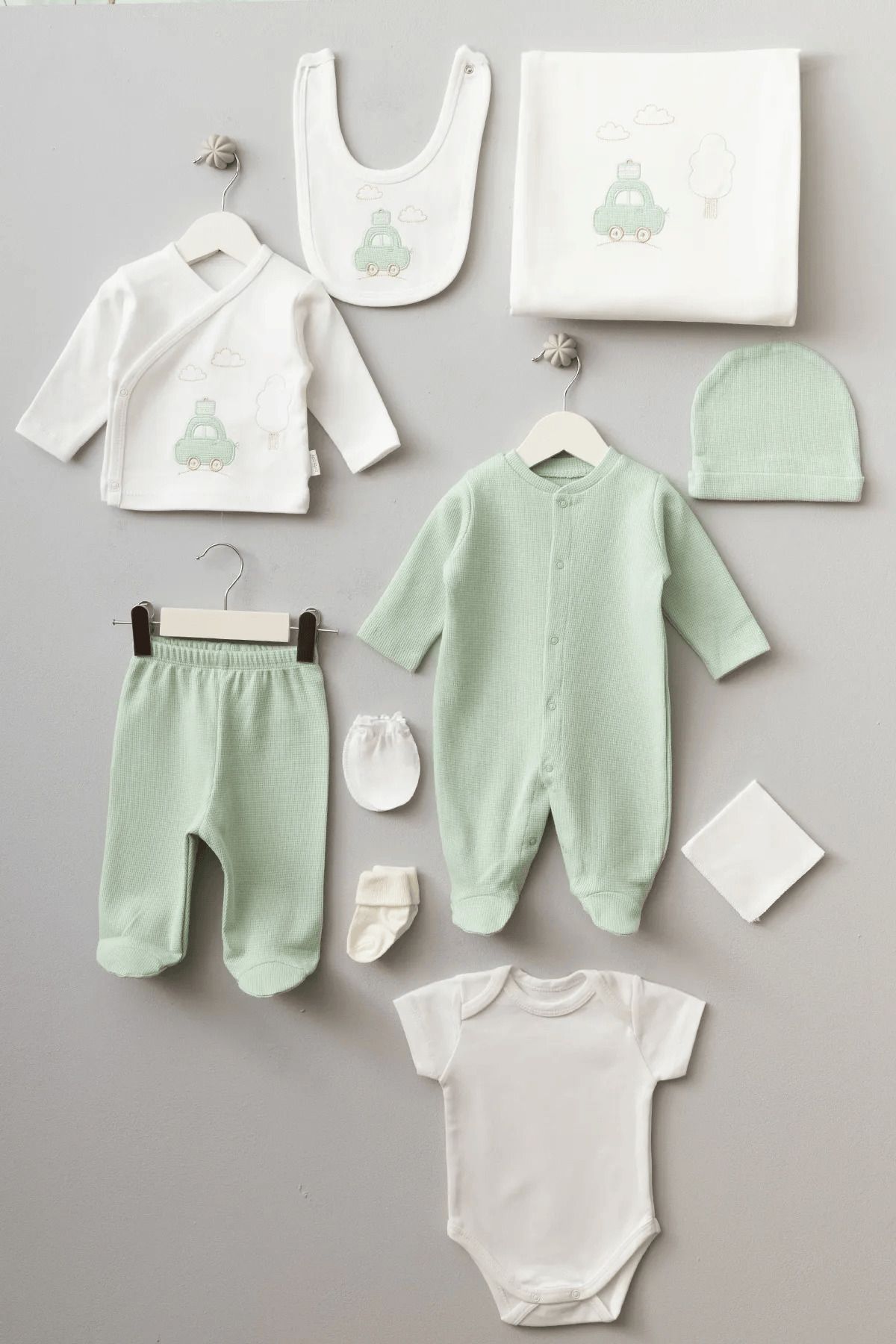 Baby Maa 10 Parça Unisex Bebek Yenidoğan Hastane Çıkış Seti – %100 Pamuk Organik Kutulu Zıbın Takımı