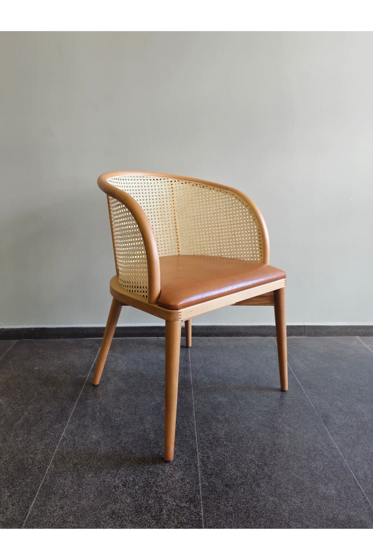 KleinHaus Furniture Vera Hazeranlı Ahşap Sandalye (Kişiselleştirilebilir Renk Seçenekleri)