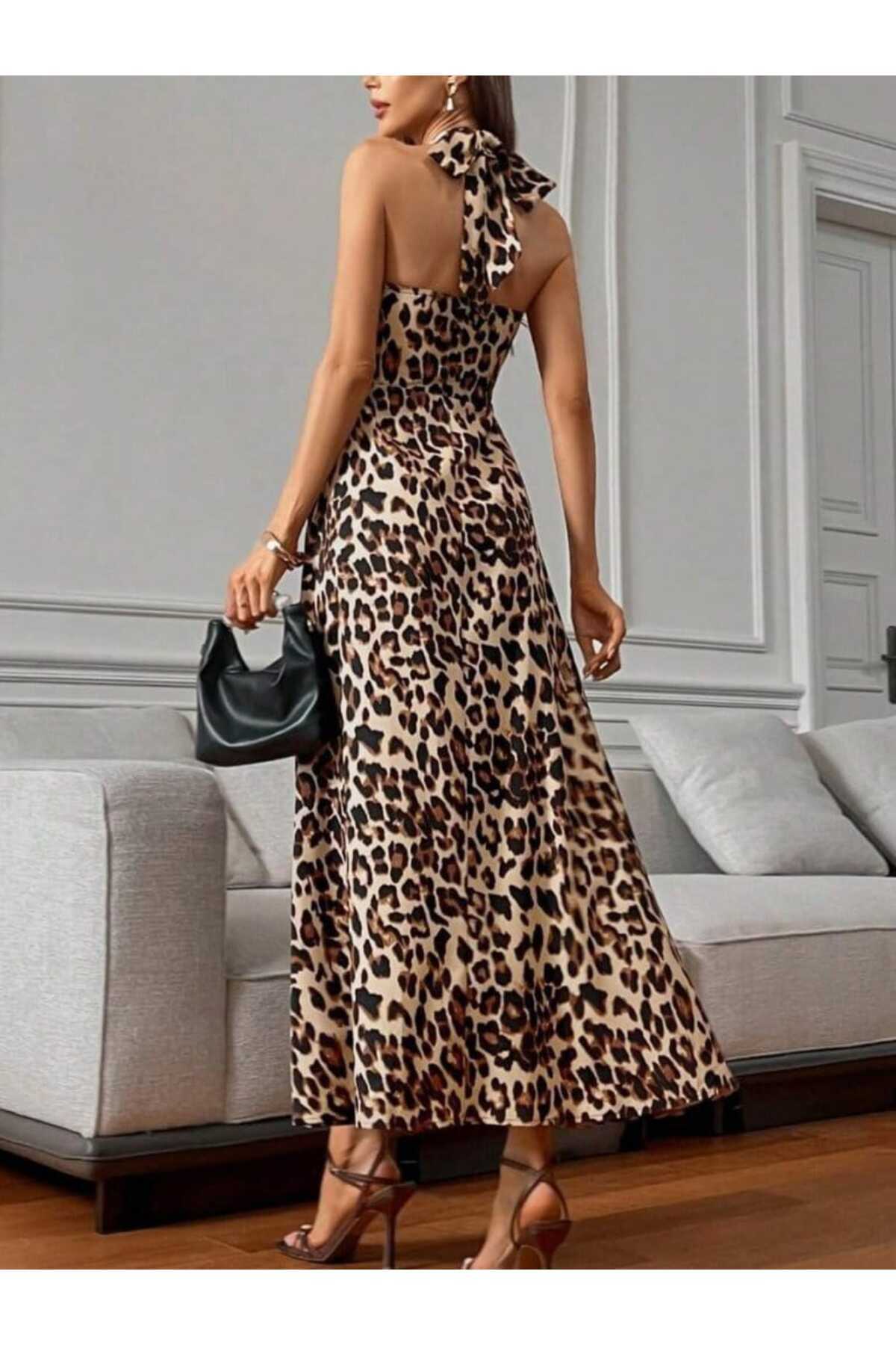 Kokosh moda  Kadın Boyundan Çapraz Bağlama Detaylı Uzun Leopar Desenli Süprem Elbise - Görsel 5