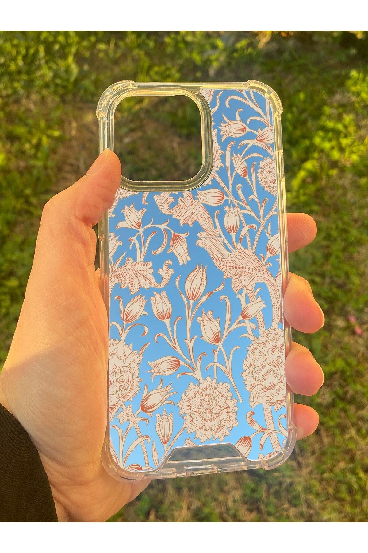 MBB ETİCARET İphone 13 Pro Uyumlu Aynalı Lale Desenli Darbe Kamera Korumalı Silikon Telefon Kılıfı