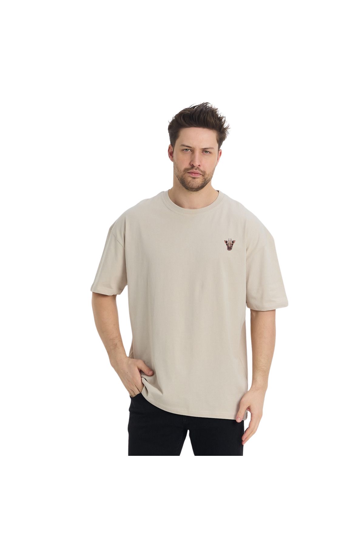 ChapellaSocks Zürafa Desen Nakışlı Unisex T-shirt %100 Pamuk ve Rahat!