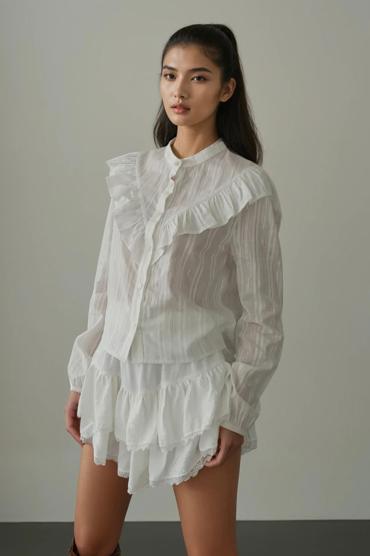 Trendyol Collection-Cămașă transparentă decupată scurtă/crop cu volane alb TWOSS25GO00165 4
