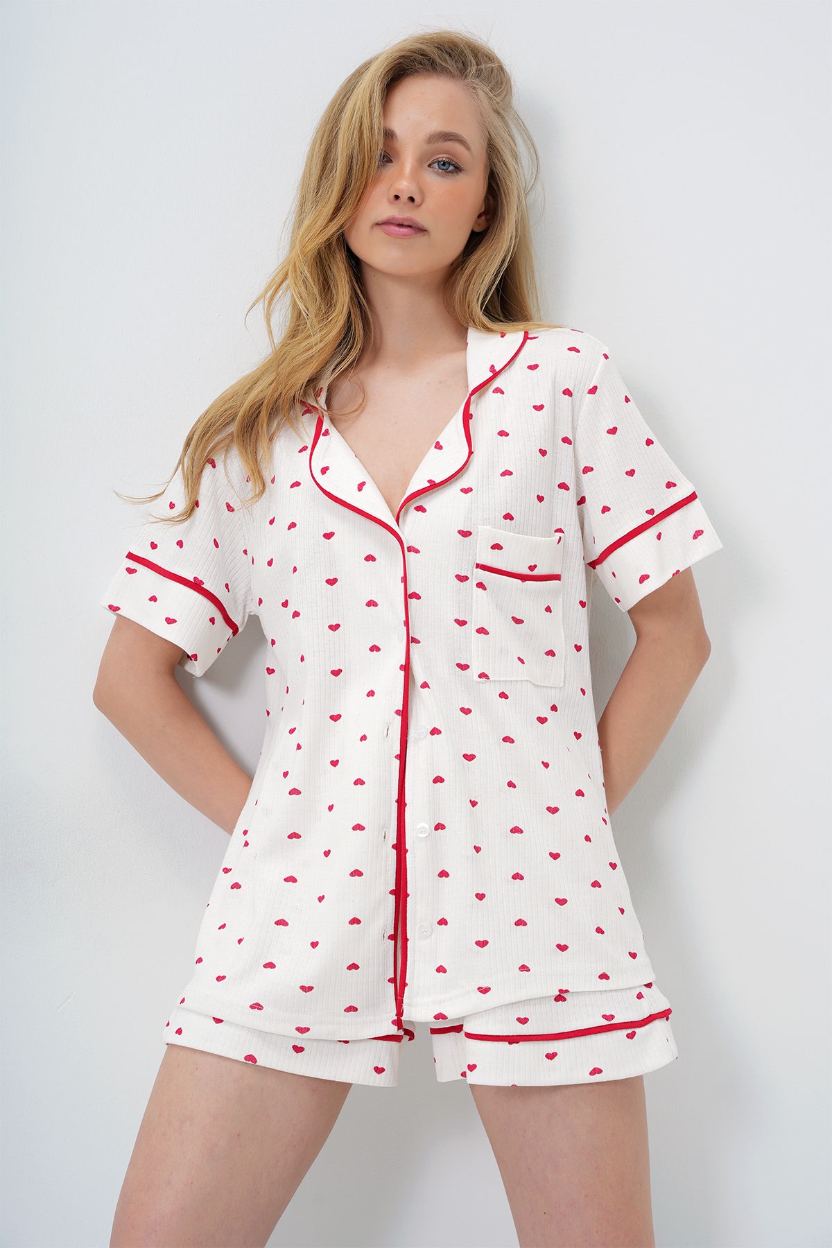 Trend Alaçatı Stili Damski Mini Heart Red Single Pocket Piping Zestaw Bawełniana Koszula I Szorty Piżama Kobieta - 36