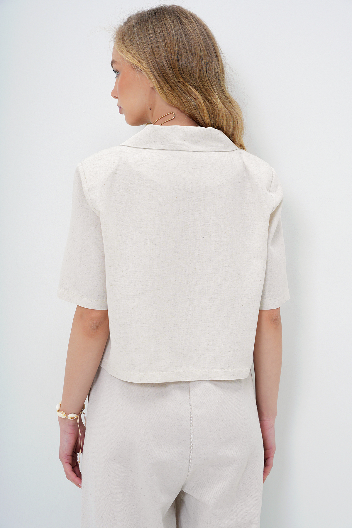 Trend Alaçatı Stili  Açık Bej Tek Düğme Kısa Kollu Keten Yazlık Crop Ceket ALC-X14145 - Görsel 6