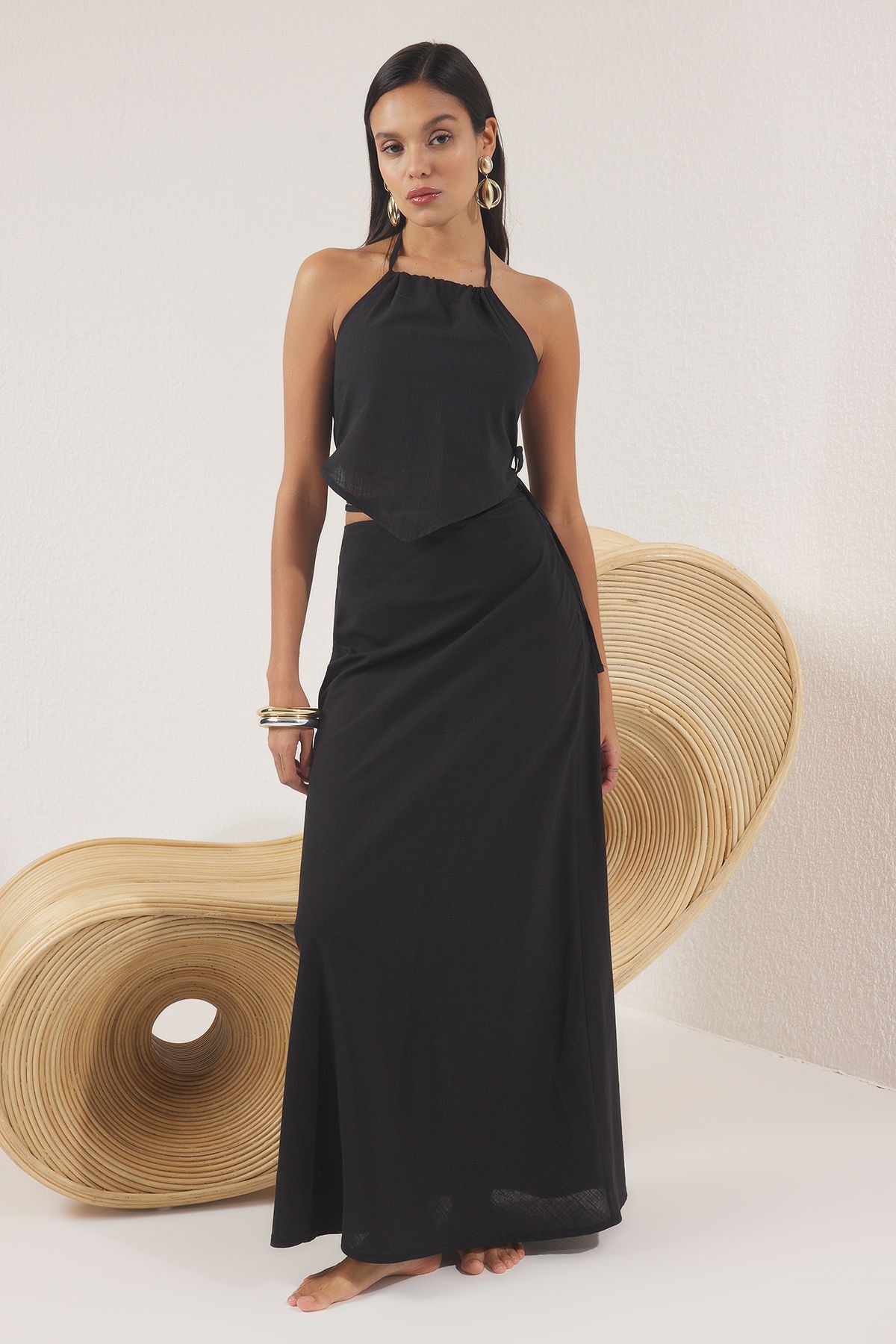Trendyol Collection Czarny Tkany Komplet Bluzka Plażowa Z Dekoltem Halter Z Tyłu I Spódnicą Kobieta - 42